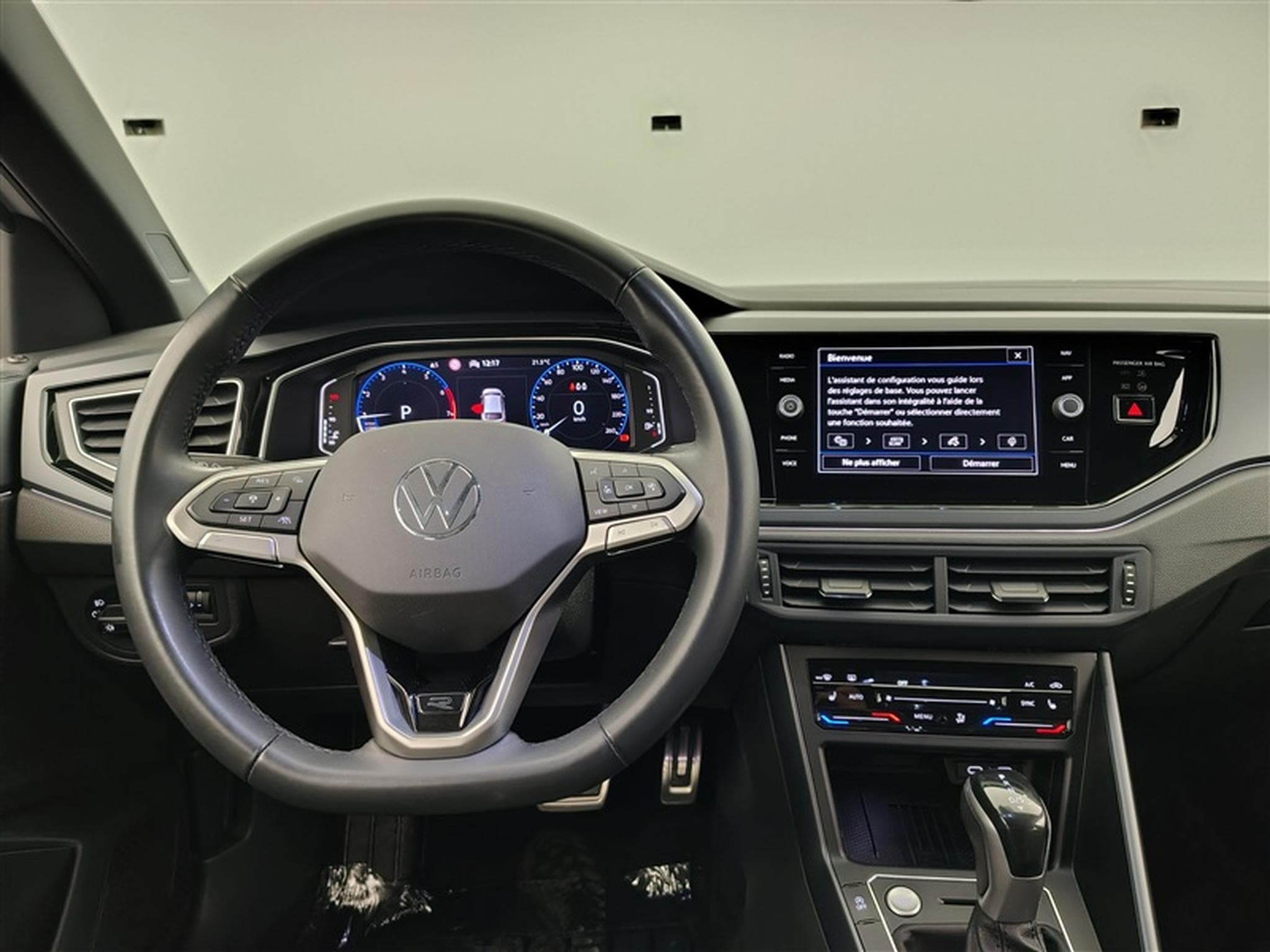 VW Taigo 1.0 TSI 115cv DSG R-Line NAVI / CARPLAY / CAMERA (2025) - Photo 9