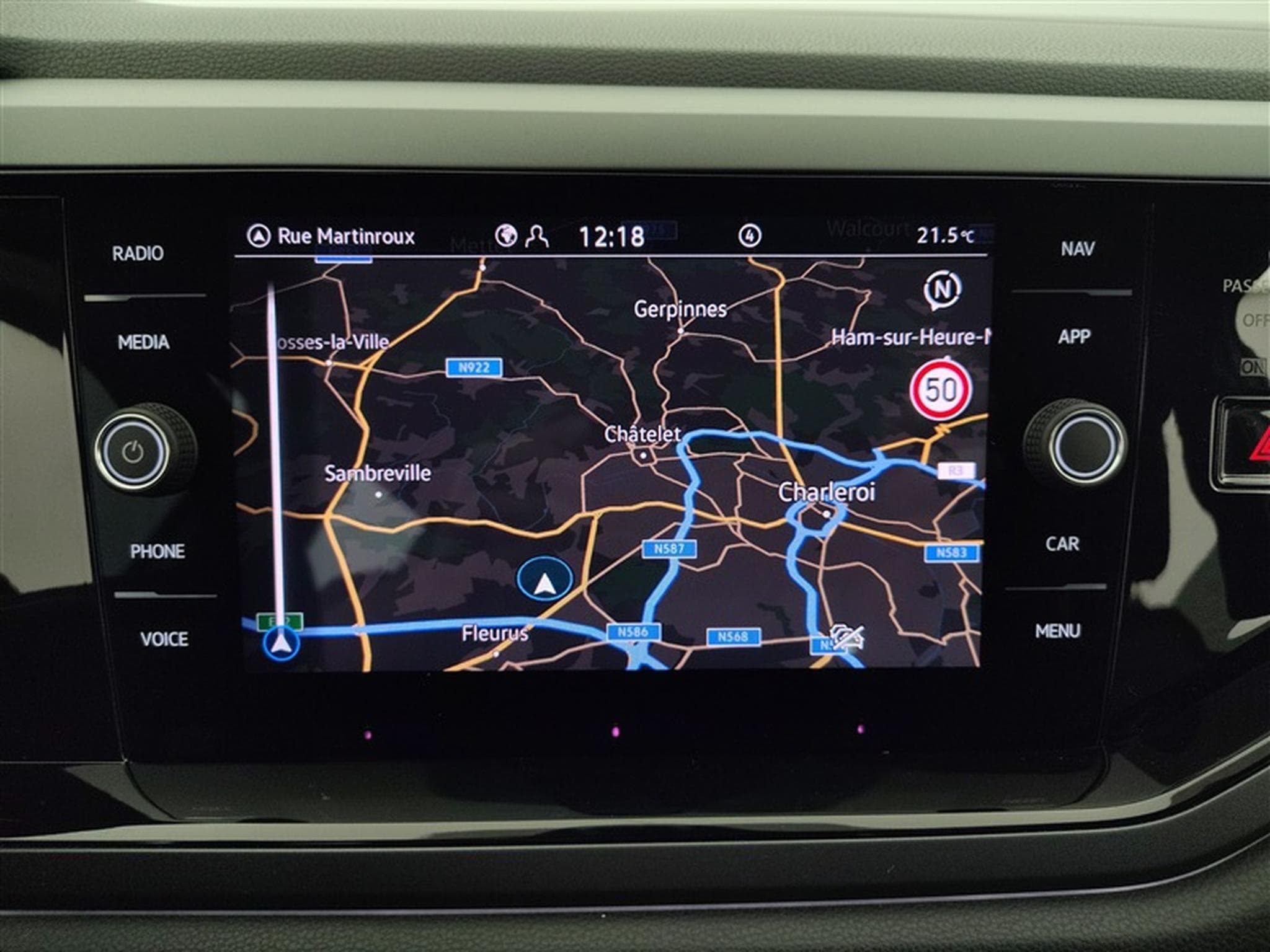 VW Taigo 1.0 TSI 115cv DSG R-Line NAVI / CARPLAY / CAMERA (2025) - Photo 11