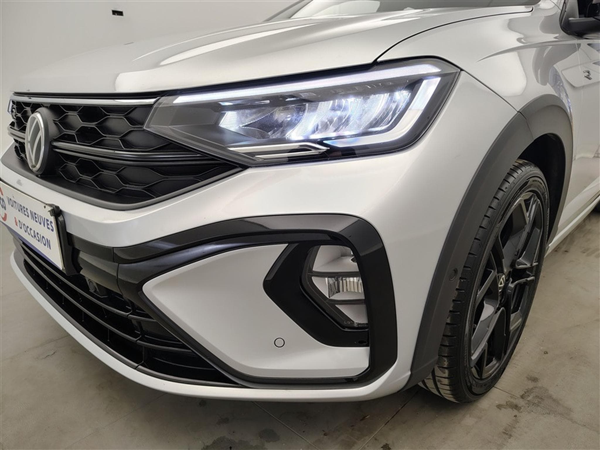 VW Taigo 1.0 TSI 115cv DSG R-Line NAVI / CARPLAY / CAMERA (2025) - Photo 15