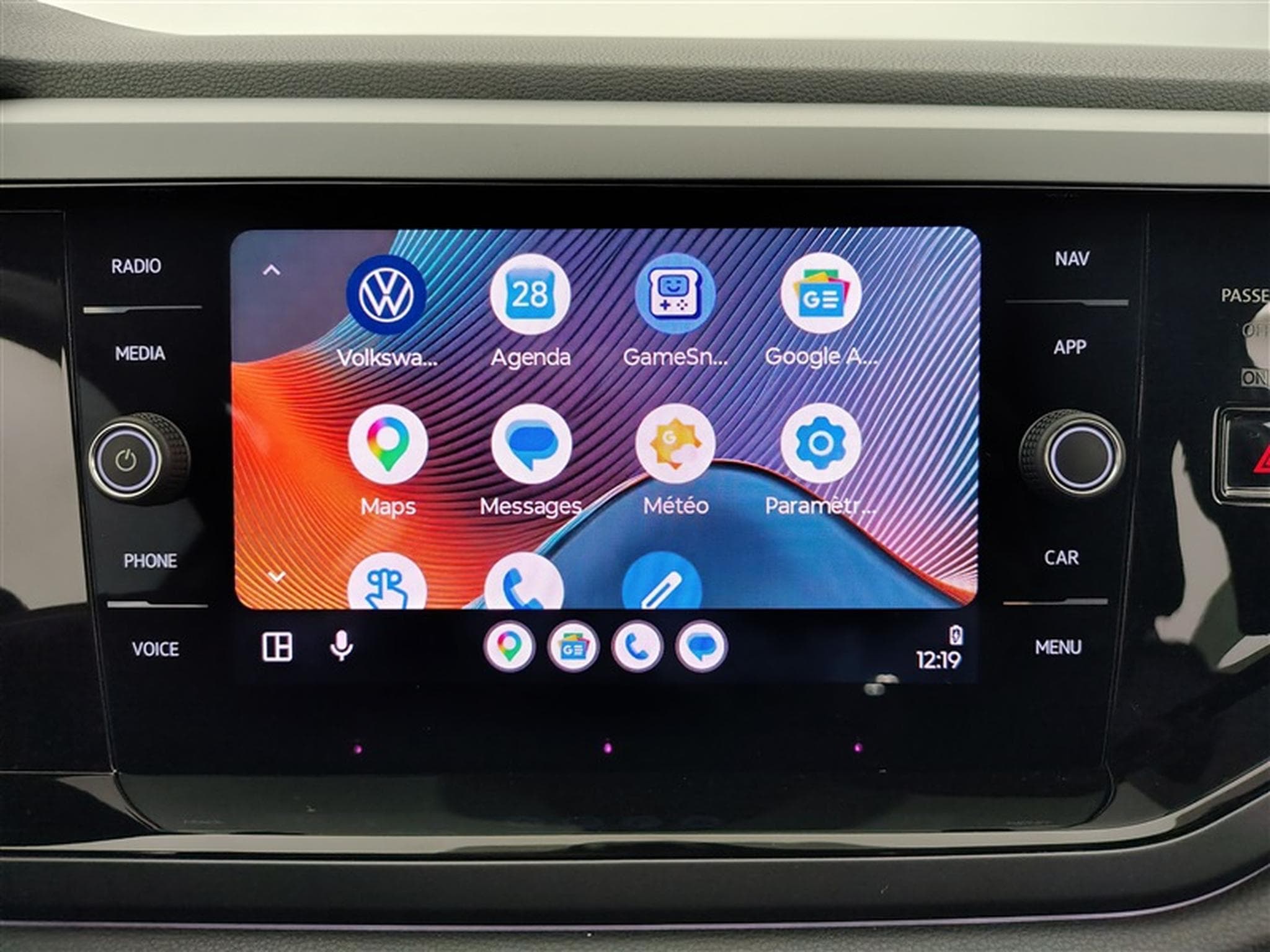 VW Taigo 1.0 TSI 115cv DSG R-Line NAVI / CARPLAY / CAMERA (2025) - Photo 20
