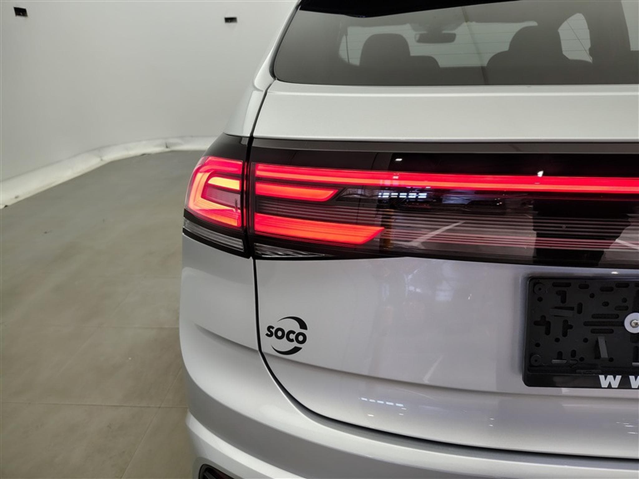 VW Taigo 1.0 TSI 115cv DSG R-Line NAVI / CARPLAY / CAMERA (2025) - Photo 16