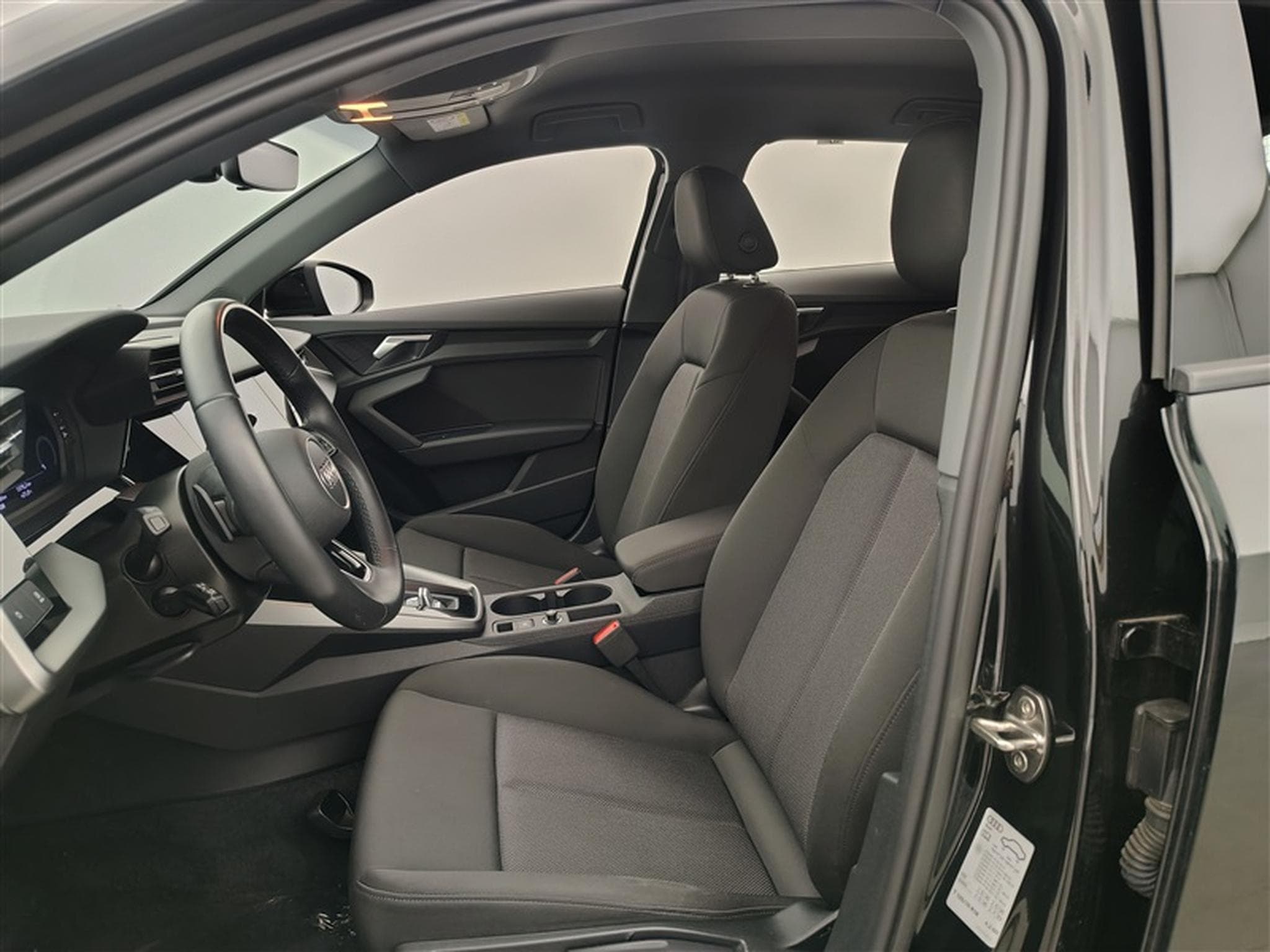 Audi A3 Sportback 30 TFSI Advanced S tronic NAVI / FULL LED (2022) - Photo 7