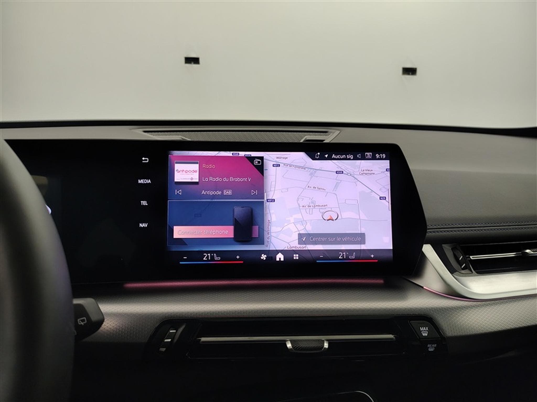 BMW X1 1.5iA sDrive18 Pack M NAVI / FULL LED / PANO / JA 18 (2025) - Photo 11