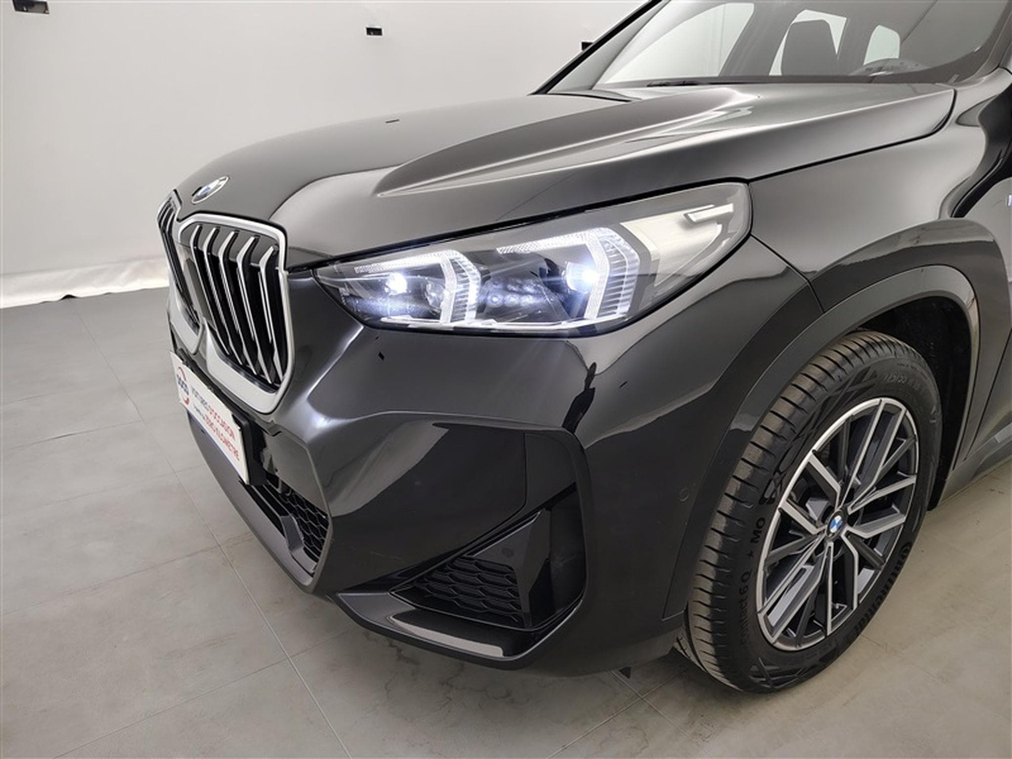 BMW X1 1.5iA sDrive18 Pack M NAVI / FULL LED / PANO / JA 18 (2025) - Photo 15