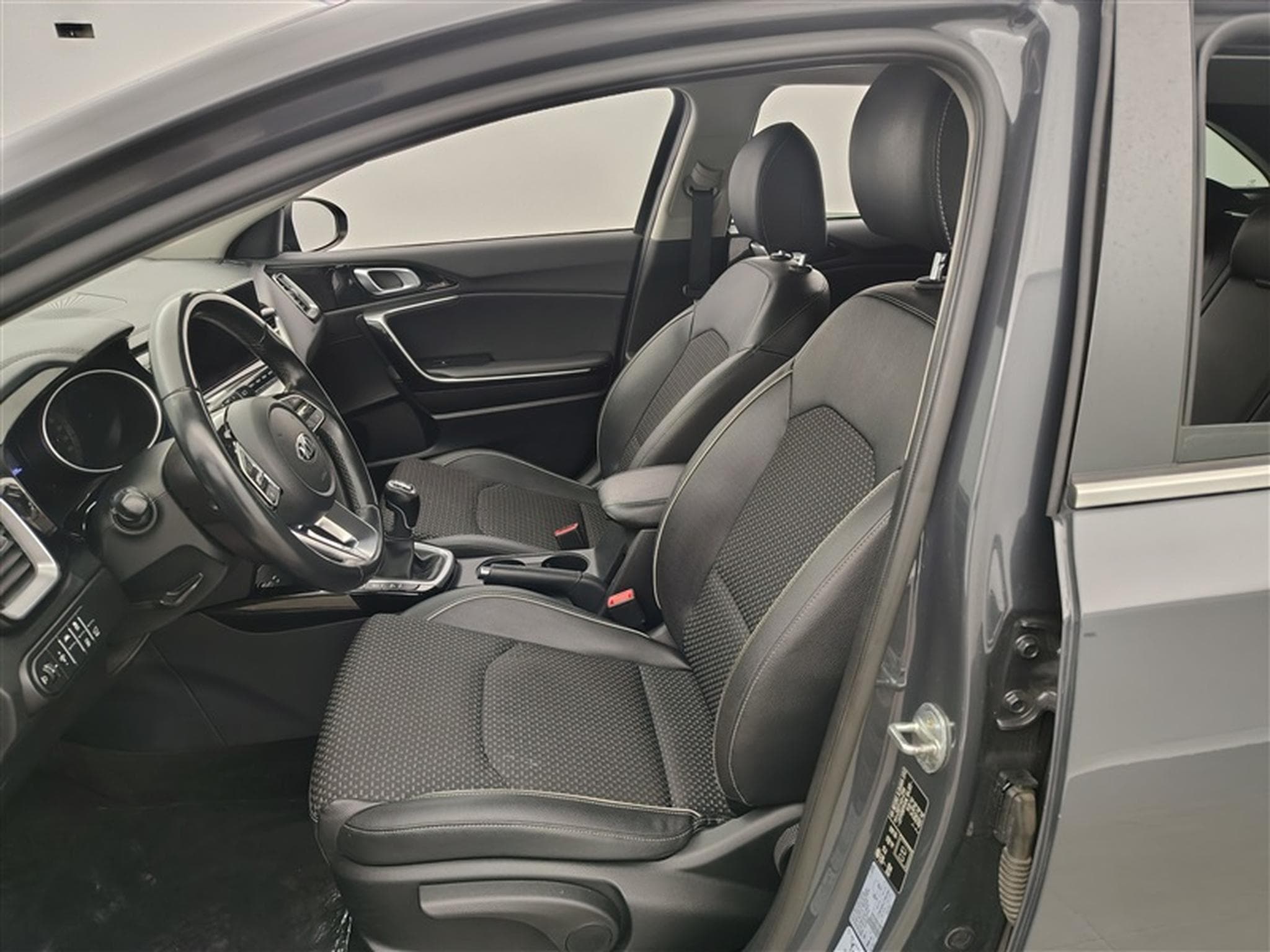 Kia Ceed Sw Ceed SW 1.6 CRDi More ISG / NAVI / APPS CONNECT / CAMERA (2021) - Photo 7