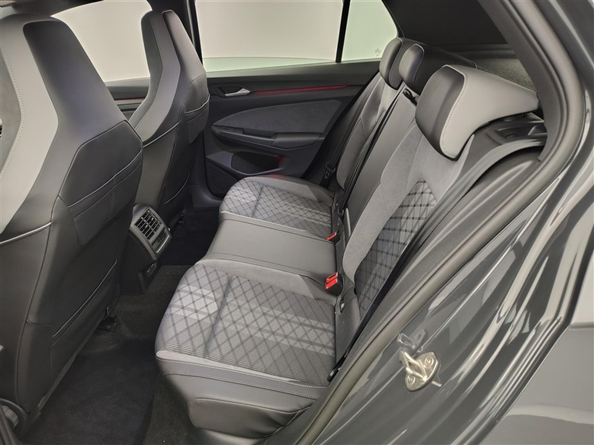 VW Golf 1.5 TSi 130Cv R-Line CARPLAY / FULL LED / ALU18" (2024) - Photo 13