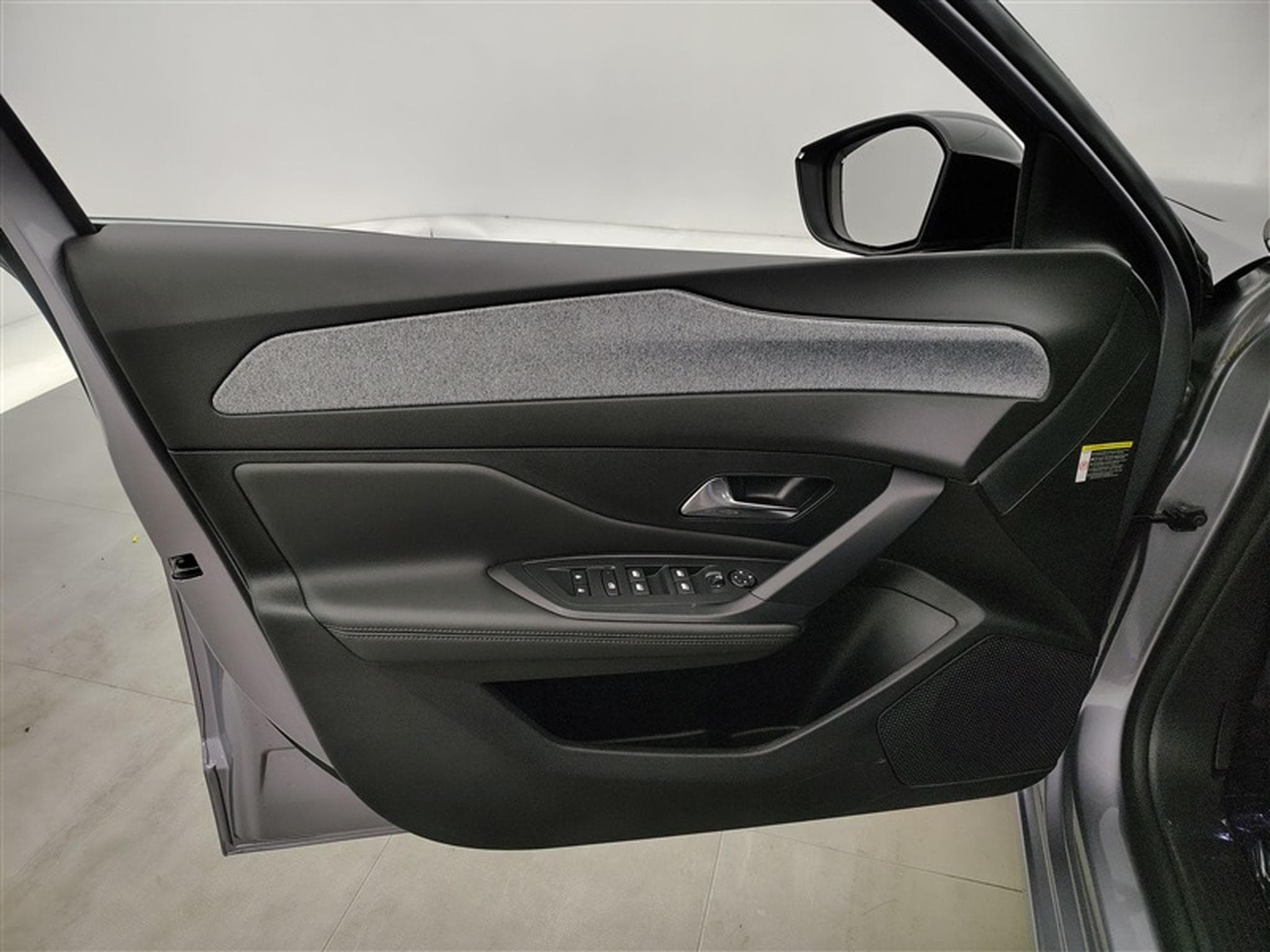 Peugeot 308 1.6 Hybrid Allure S&S GPS/CAMERA/PDC/ACC/JA 17" (2023) - Photo 16