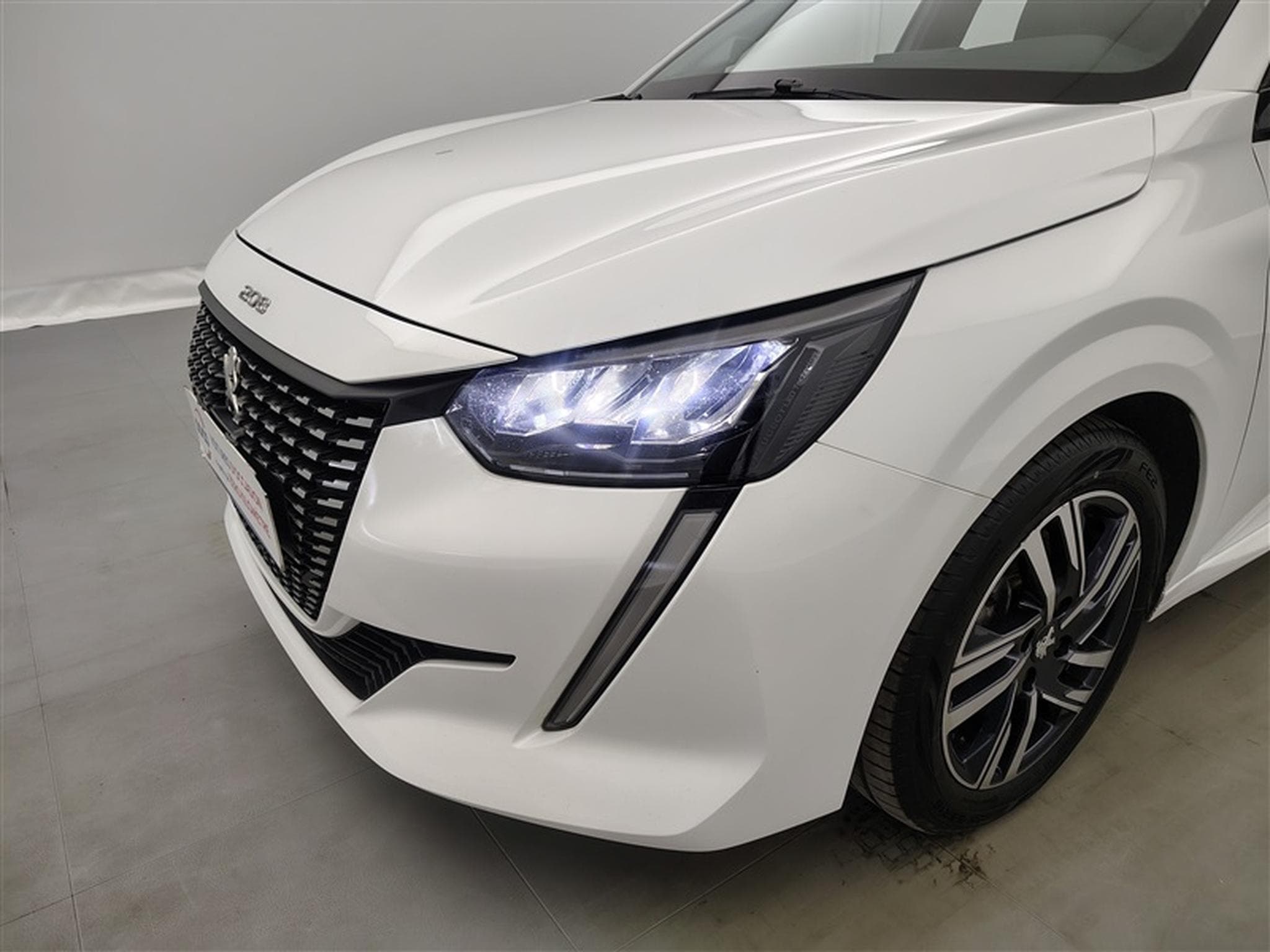 Peugeot 208 1.2i PureTech Allure NAVI / S-CUIR / FULL LED (2023) - Photo 15
