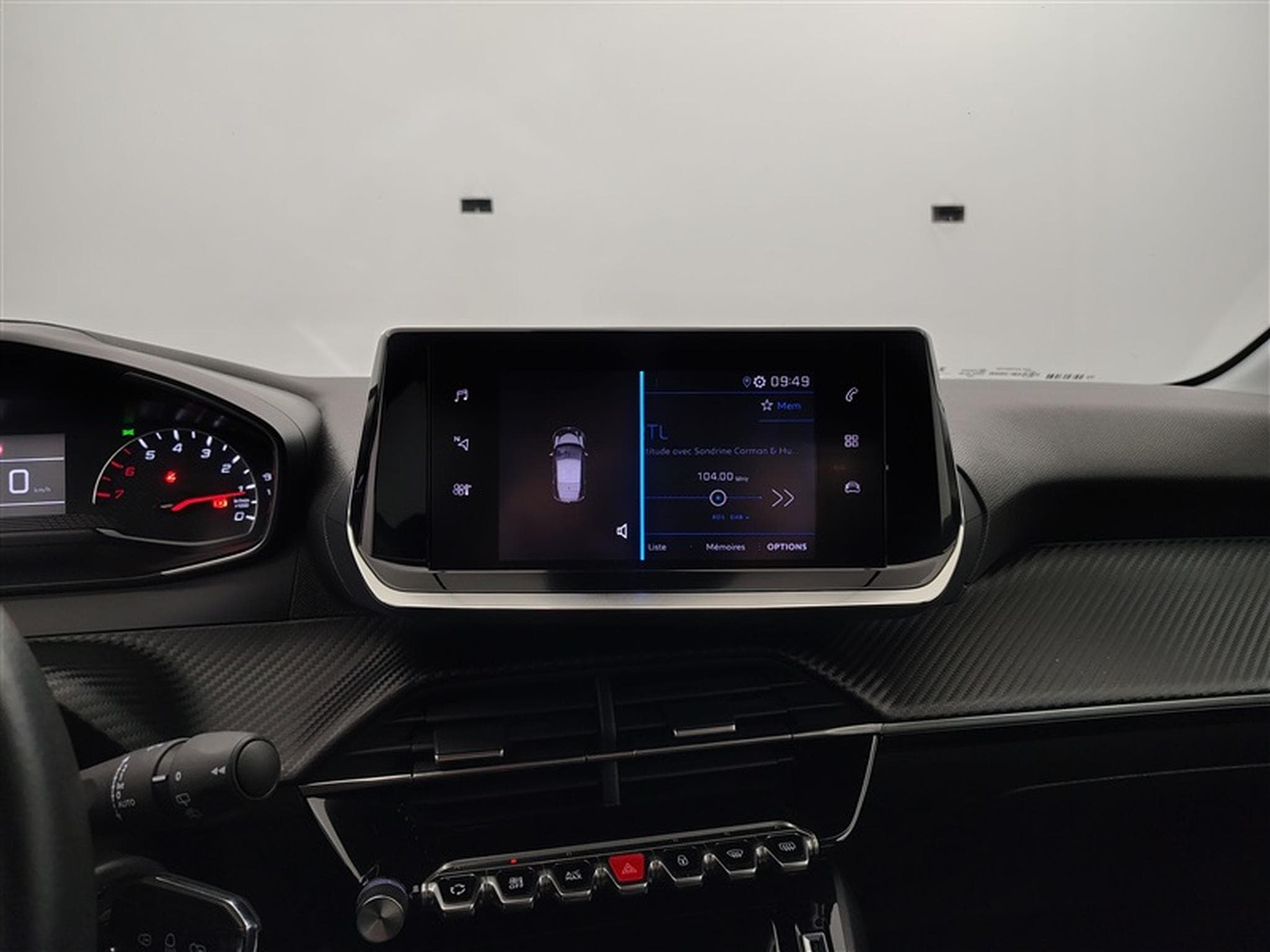 Peugeot 208 1.2i PureTech Allure NAVI / S-CUIR / FULL LED (2023) - Photo 18