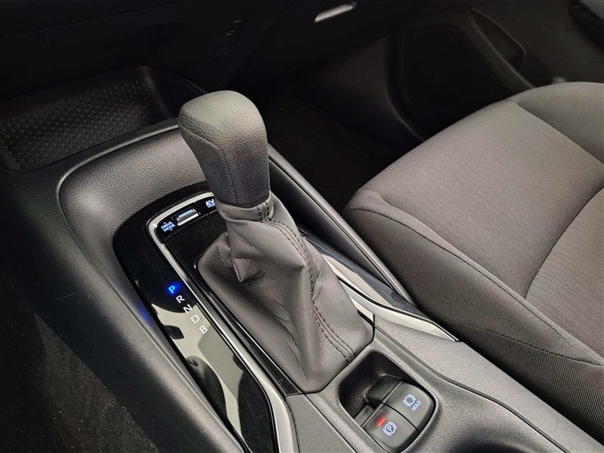 Toyota Corolla (2022) - Photo 12