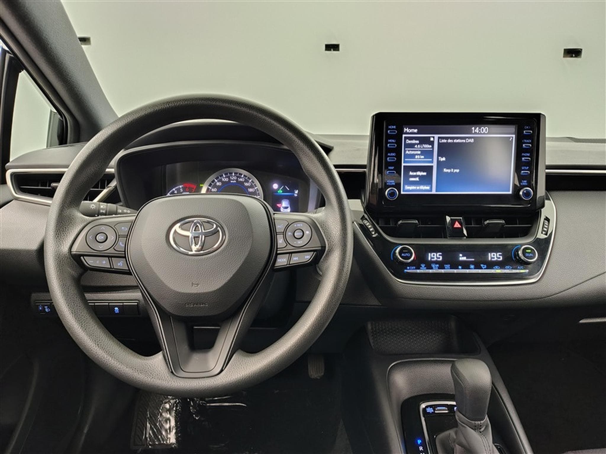 Toyota Corolla (2022) - Photo 9