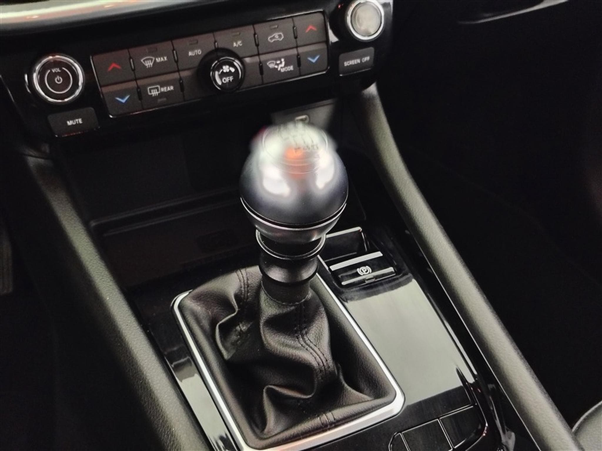 Jeep Compass 1.3 Turbo 130cv Limited CARPLAY / FULL LED / CAMERA / JA 18" (2022) - Photo 12