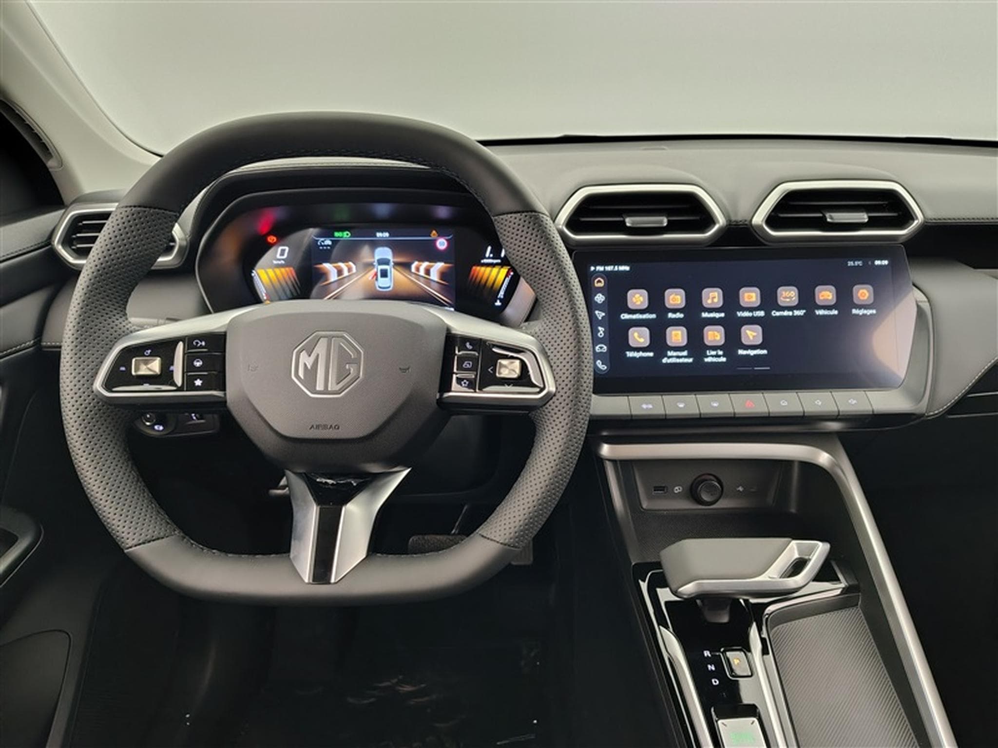 MG ZS 1.5 Hybrid+ Luxury NAVI / FULL LED / CUIR / CAMERA 360 (2026) - Foto 8