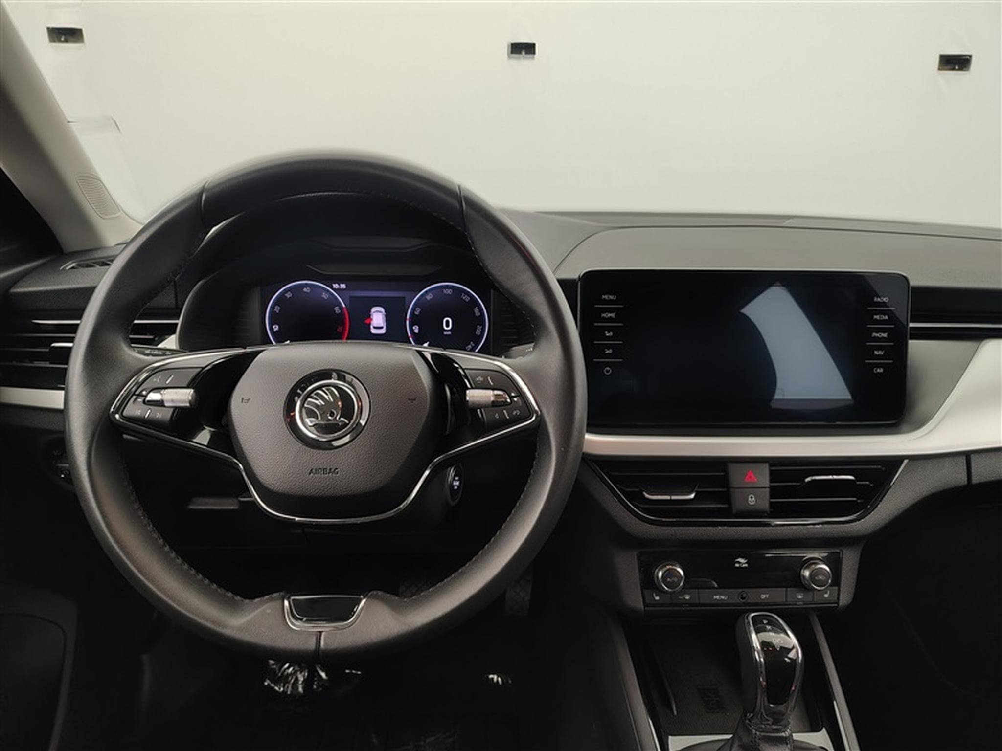 Skoda Kamiq 1.0 TSI 110cv DSG Ambition NAVI / FULL LED / CARPLAY (2024) - Photo 9