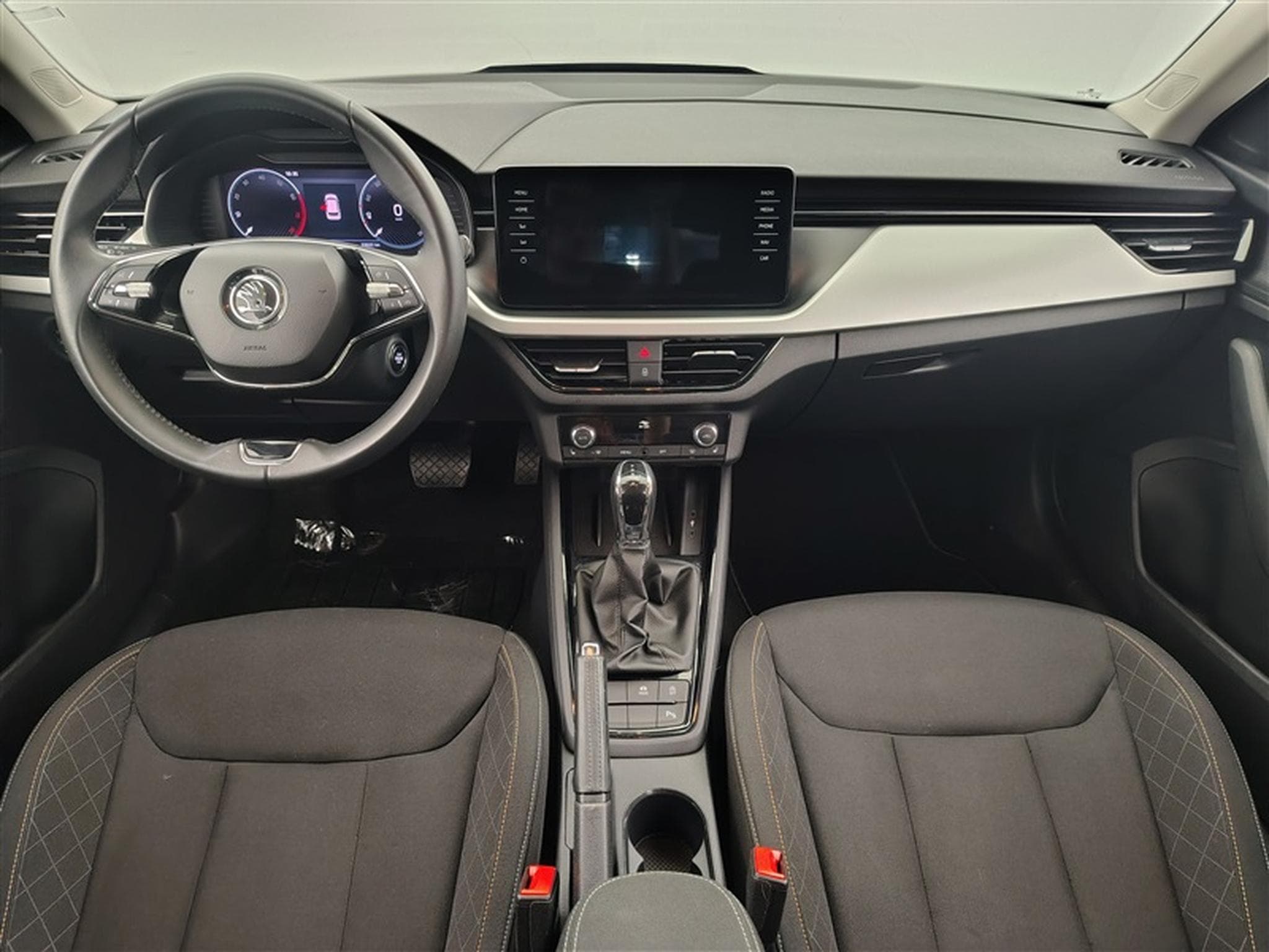 Skoda Kamiq 1.0 TSI 110cv DSG Ambition NAVI / FULL LED / CARPLAY (2024) - Photo 8