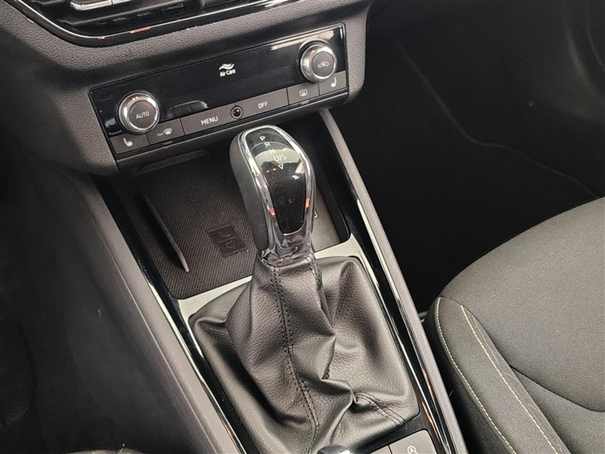 Skoda Kamiq 1.0 TSI 110cv DSG Ambition NAVI / FULL LED / CARPLAY (2024) - Photo 12