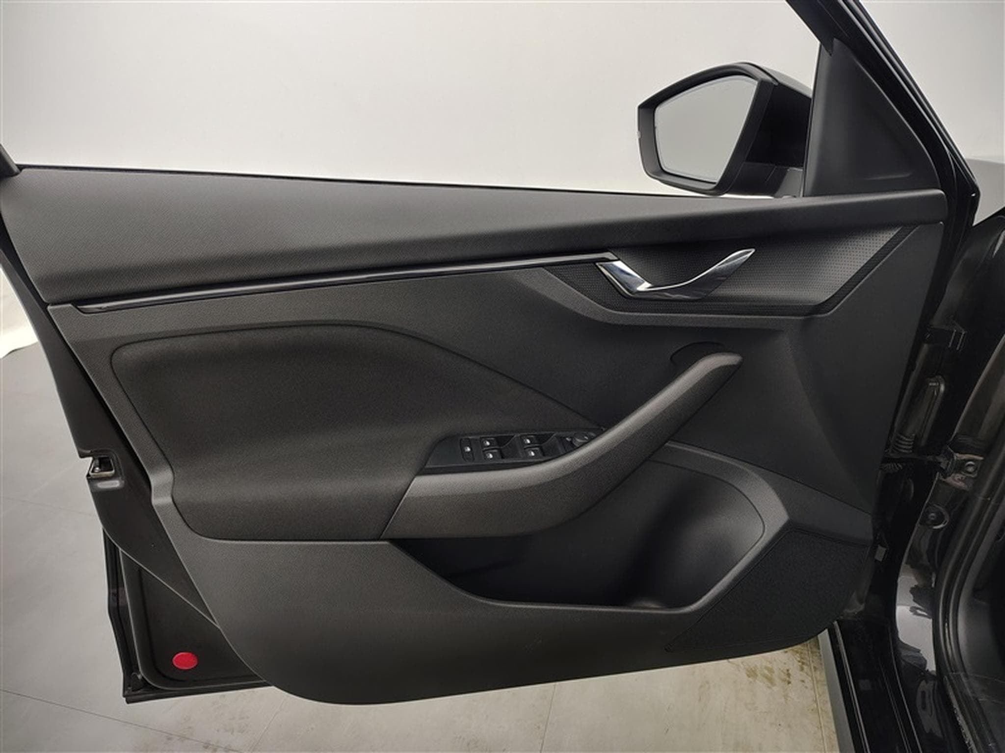 Skoda Kamiq 1.0 TSI 110cv DSG Ambition NAVI / FULL LED / CARPLAY (2024) - Photo 16