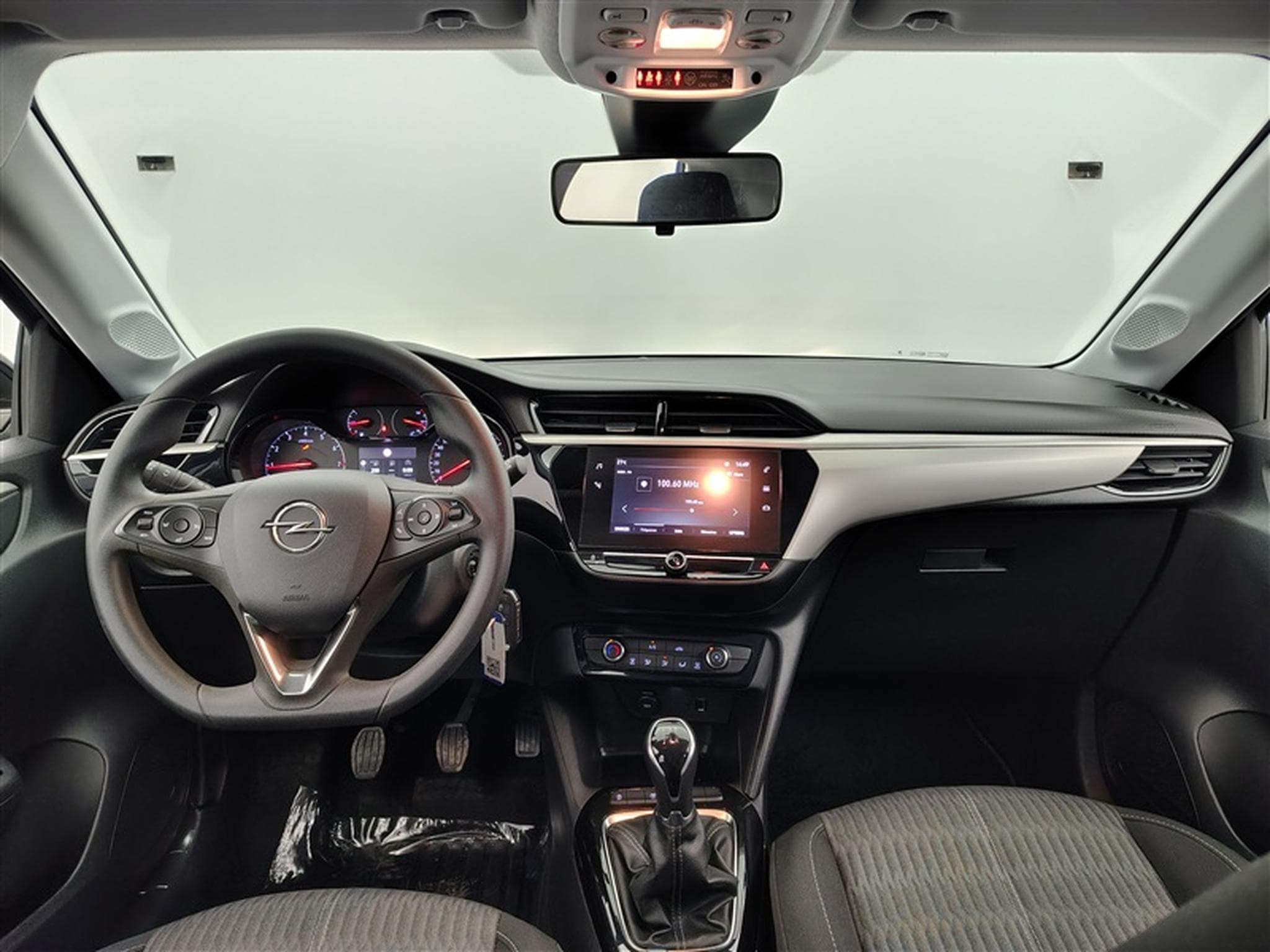 Opel Corsa 1.2i Edition CARPLAY / ALU (2023) - Photo 8