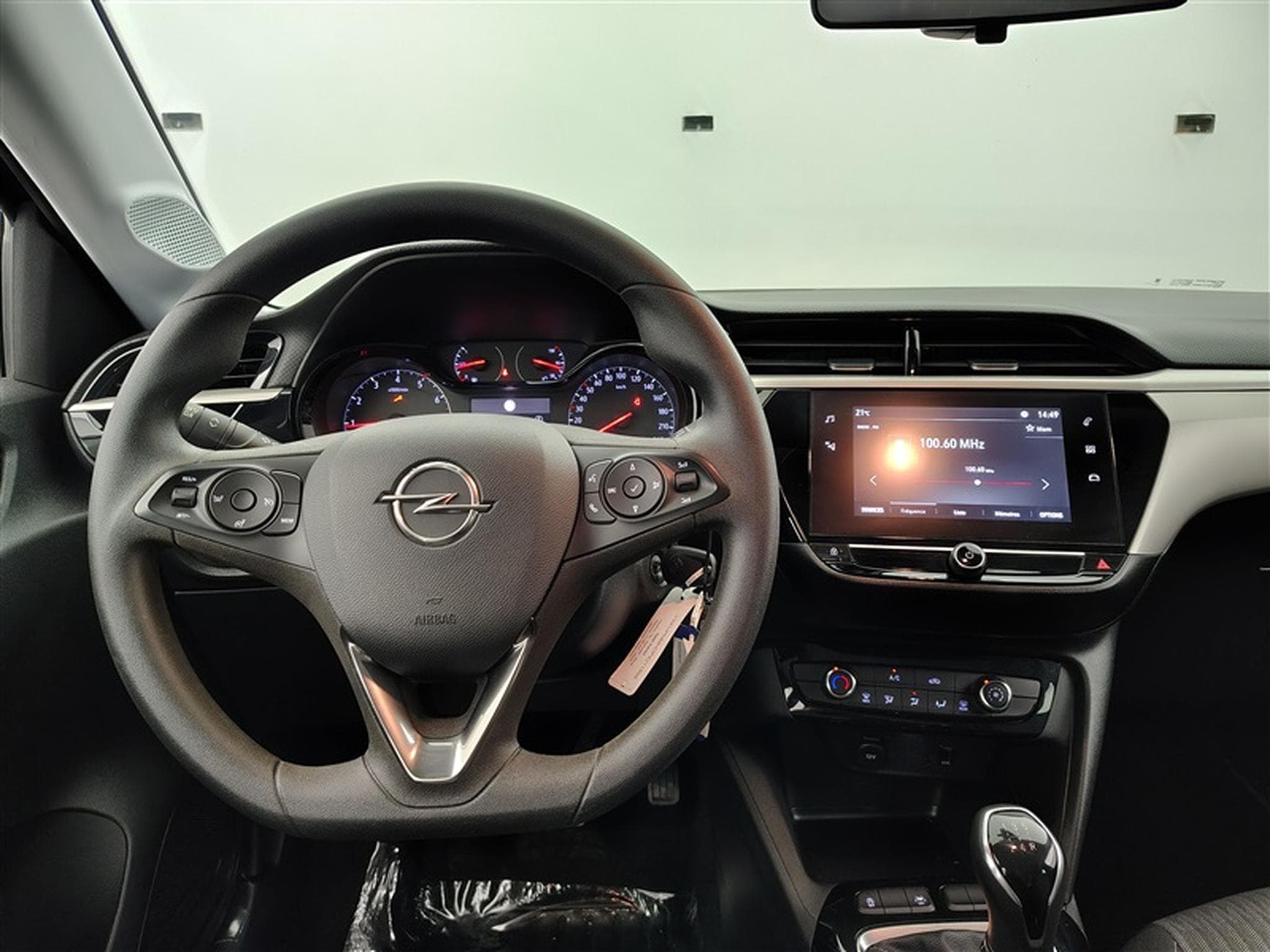 Opel Corsa 1.2i Edition CARPLAY / ALU (2023) - Photo 9