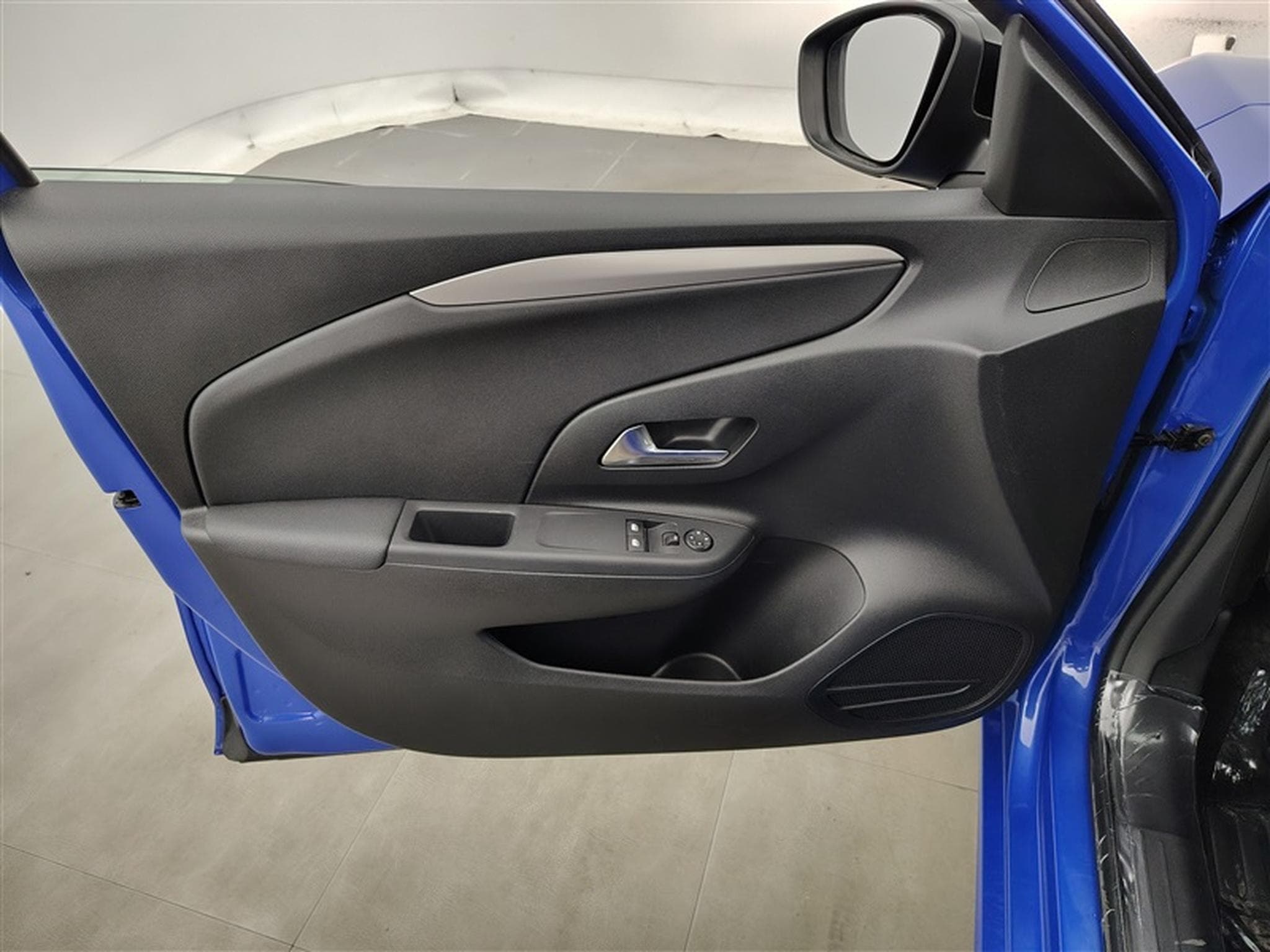 Opel Corsa 1.2i Edition CARPLAY / ALU (2023) - Photo 17