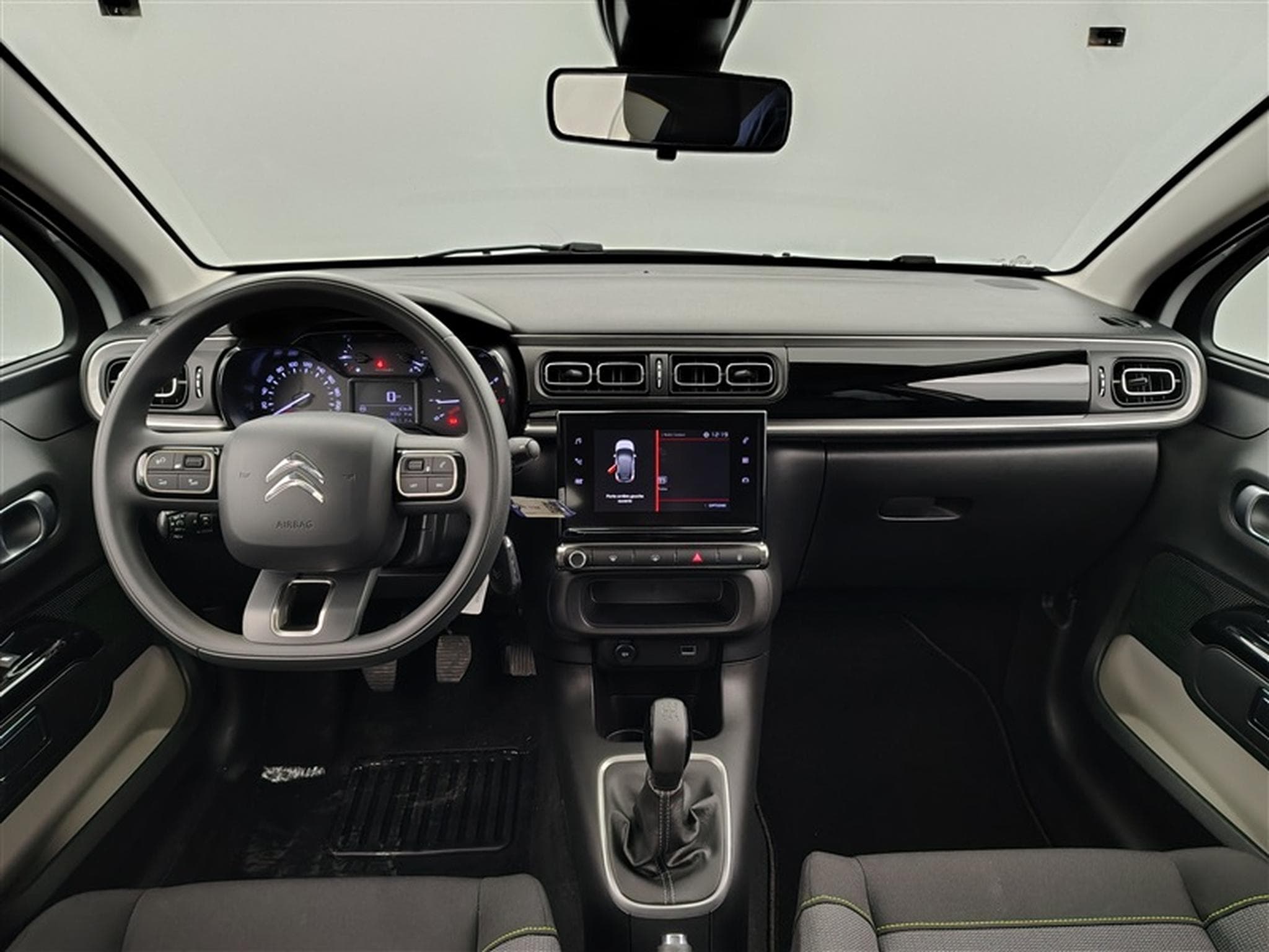 Citroen C3 1.2i PureTech Shine CARPLAY / FULL LED / JA 16" (2023) - Photo 8