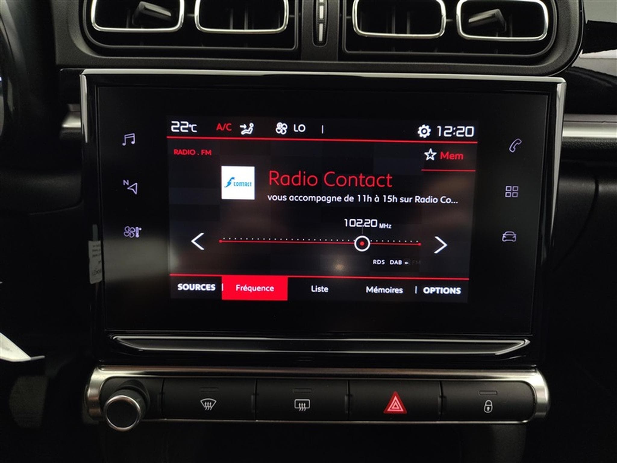 Citroen C3 1.2i PureTech Shine CARPLAY / FULL LED / JA 16" (2023) - Photo 11
