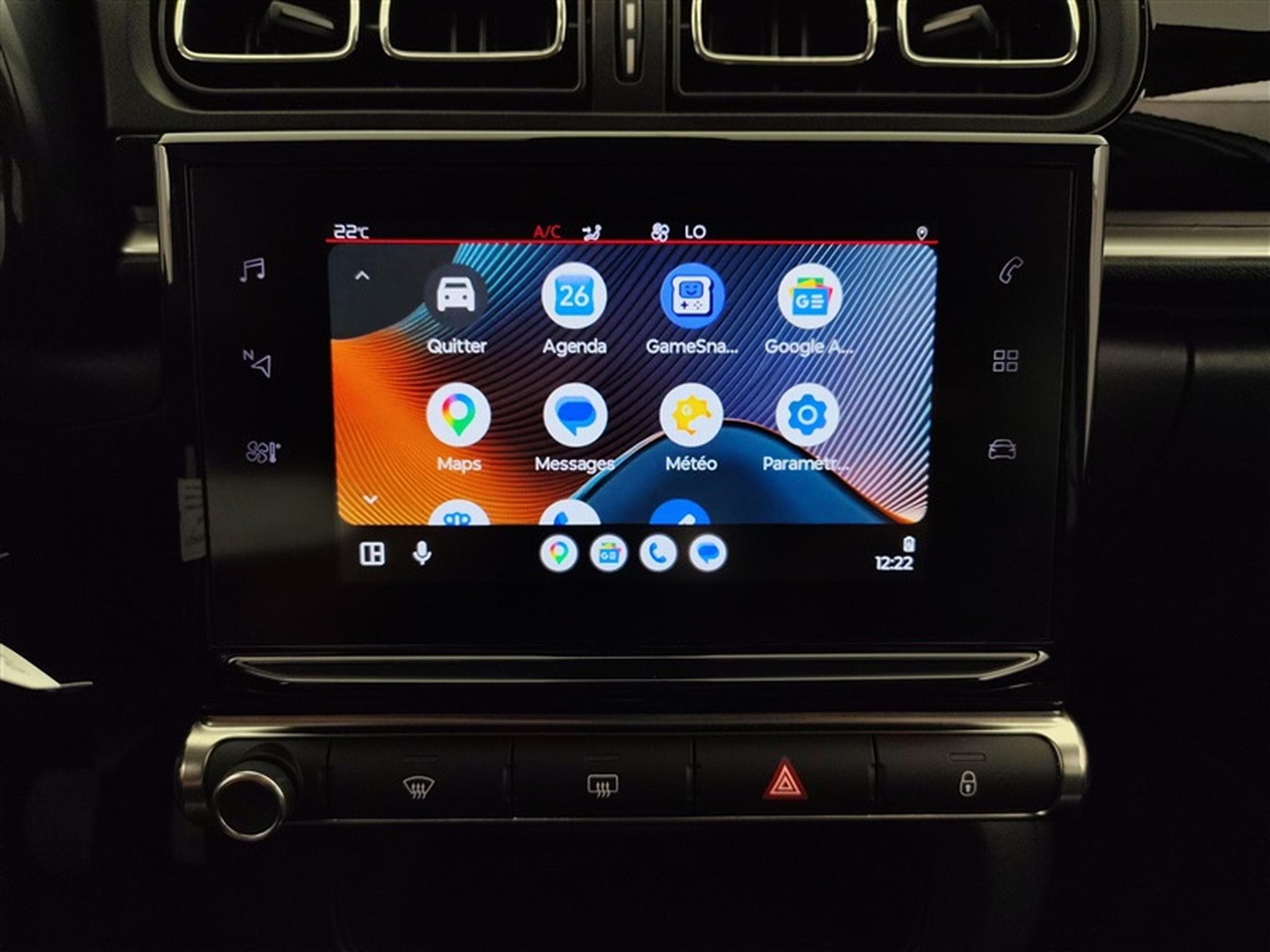Citroen C3 1.2i PureTech Shine CARPLAY / FULL LED / JA 16" (2023) - Photo 19