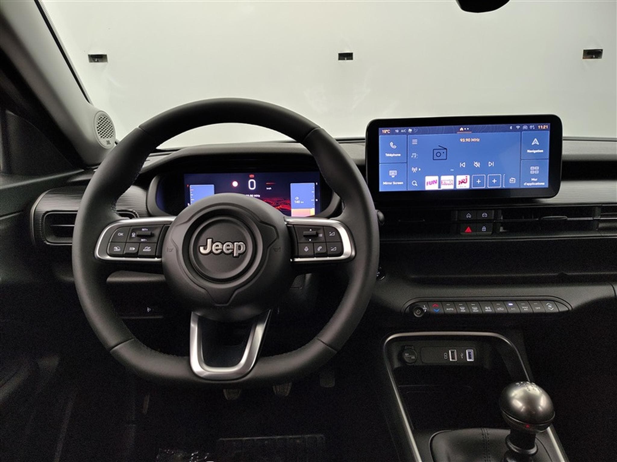 Jeep Avenger 1.2 Turbo 100cv Altitude NAVI / FULL LED / CUIR PARTIEL /CAM (2025) - Photo 9