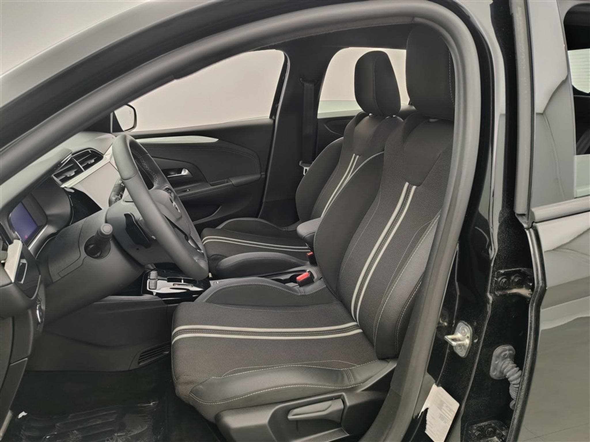 Opel Corsa 1.2 Turbo GS Line AT8 CARPLAY / FULL LED / S-CUIR (2025) - Foto 7