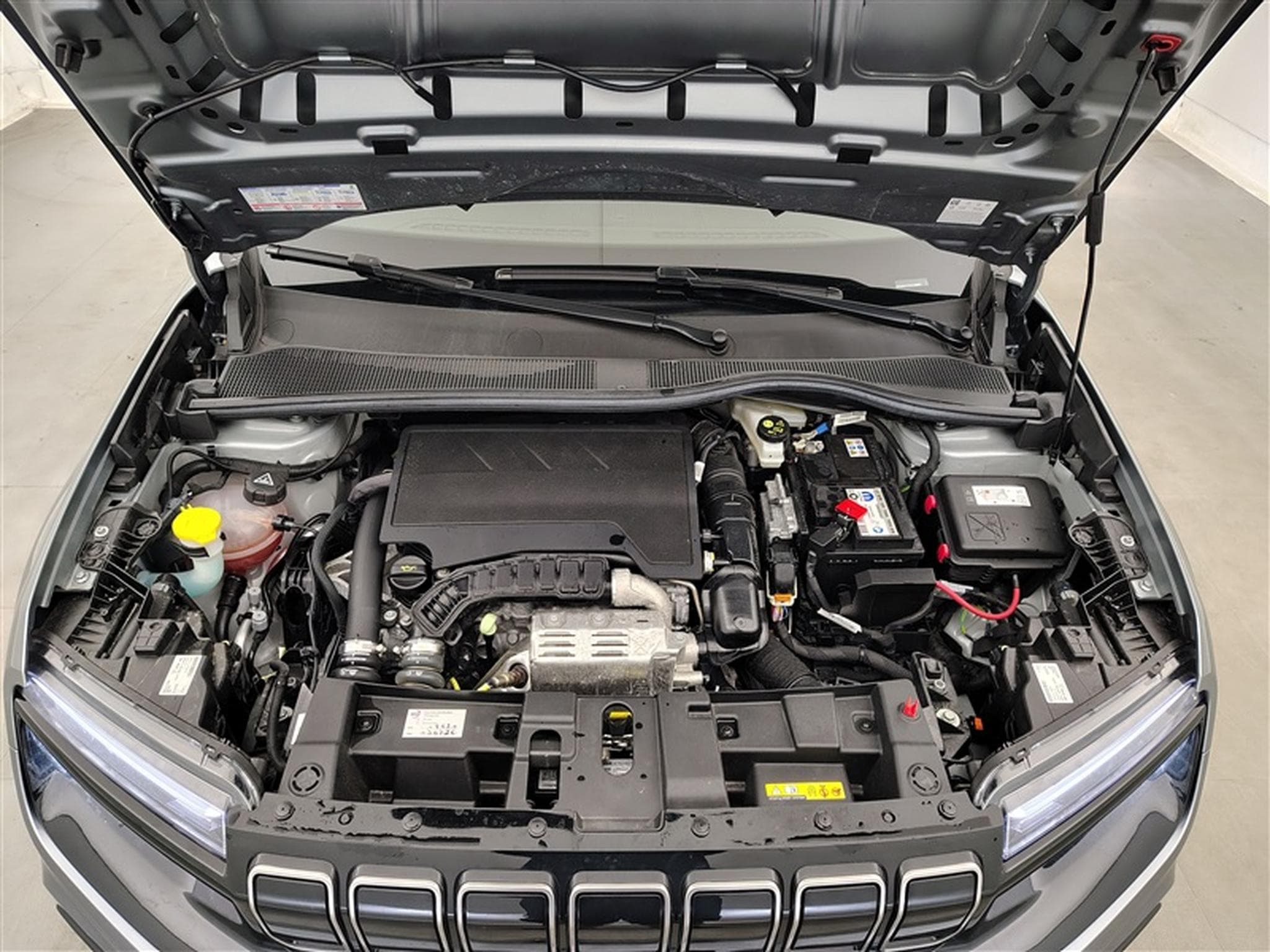 Jeep Avenger 1.2 Turbo 100cv Altitude NAVI / FULL LED / CUIR PARTIEL /CAM (2025) - Photo 20