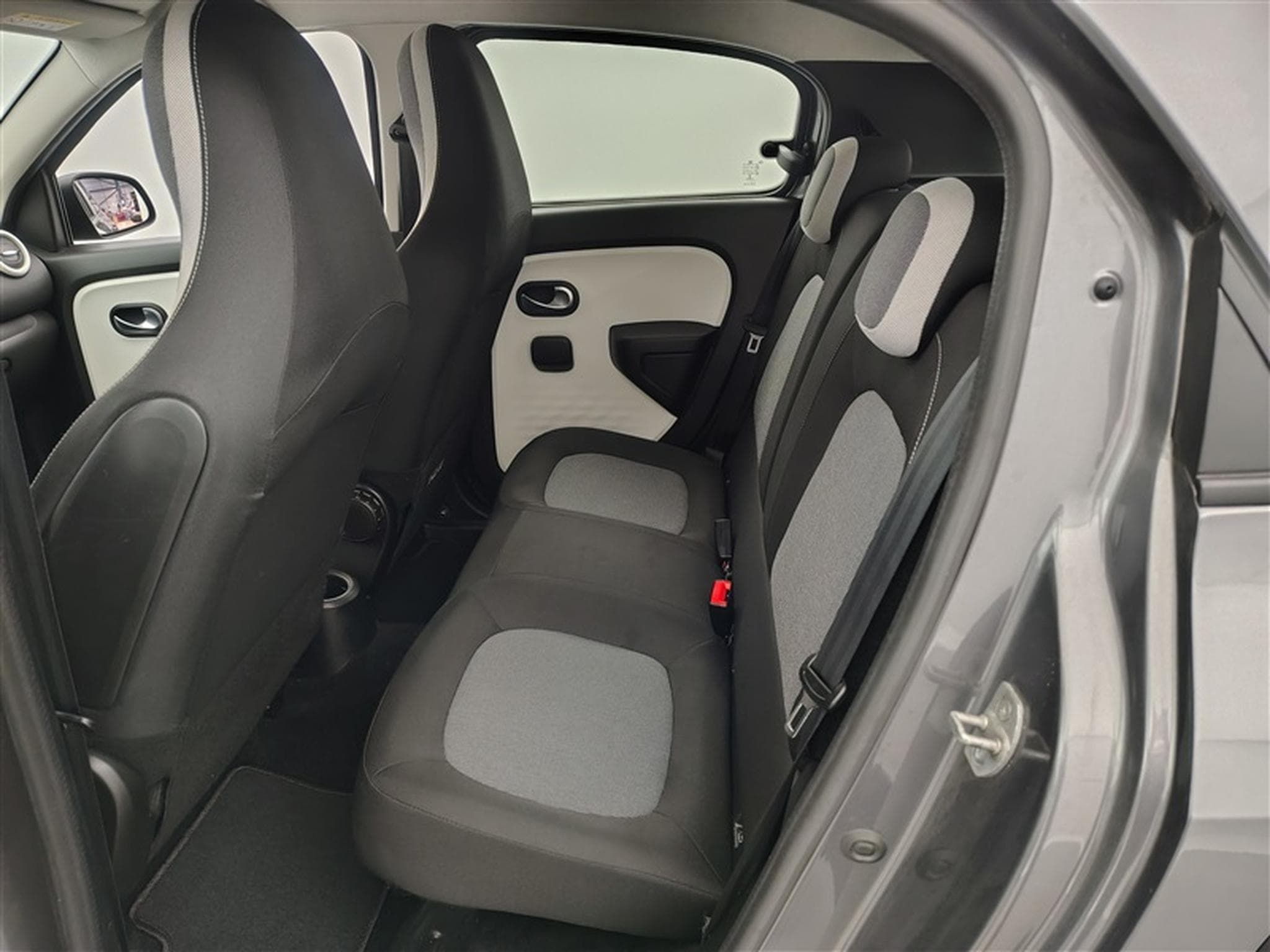 Renault Twingo 1.0i SCe Life CLIM / PDC (2021) - Foto 13