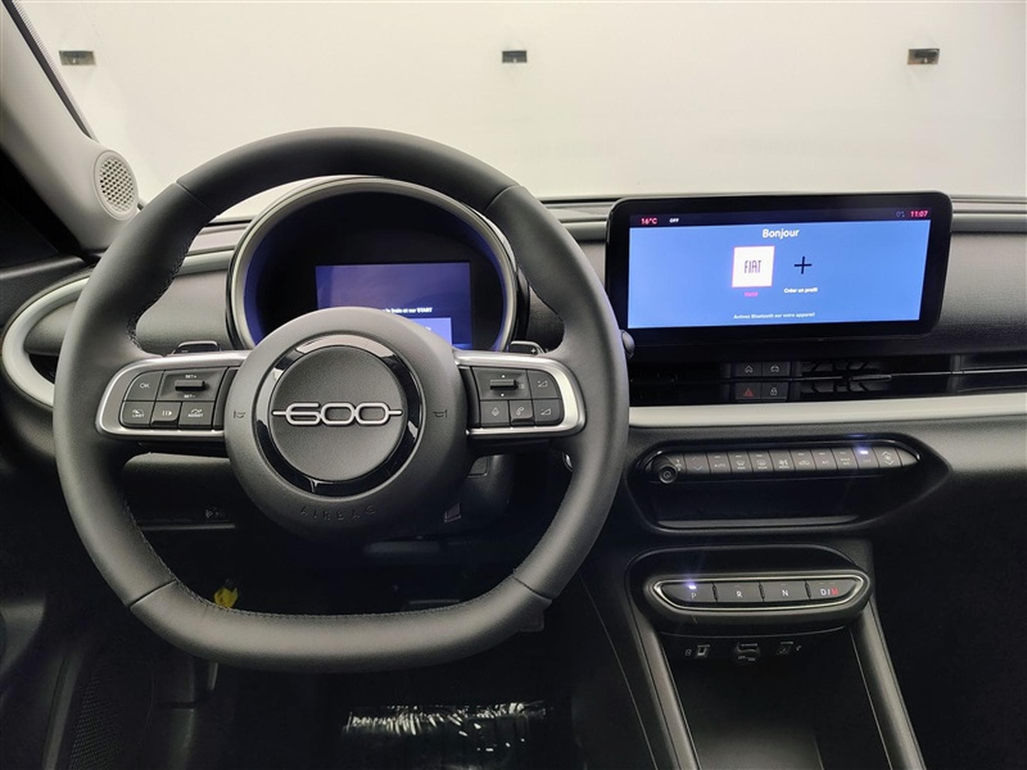 Fiat 600 1.2 Hybrid DCT Pop CARPLAY / FULL LED / KEYLESS / CAMERA (2024) - Photo 9
