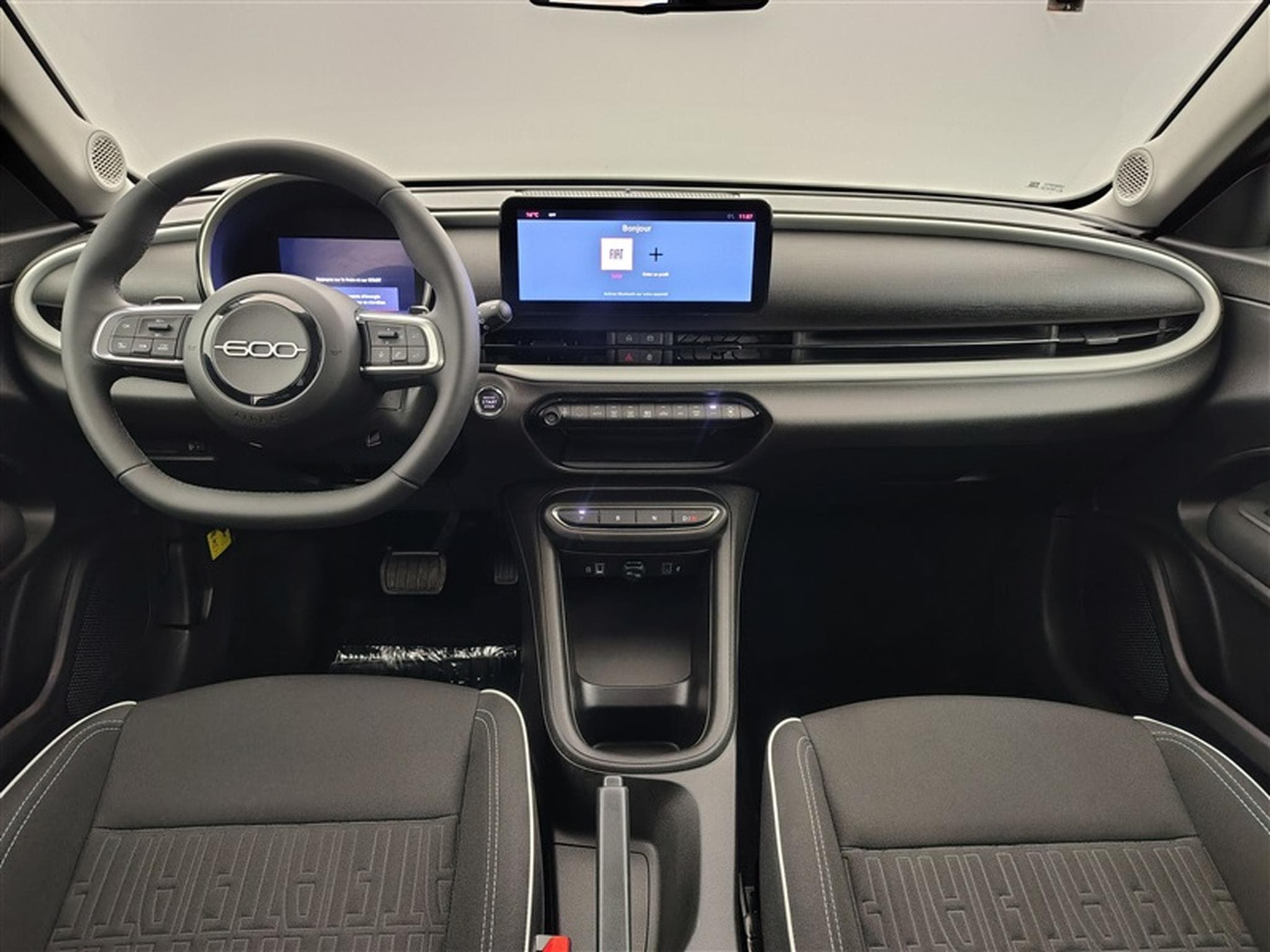 Fiat 600 1.2 Hybrid DCT Pop CARPLAY / FULL LED / KEYLESS / CAMERA (2024) - Photo 8