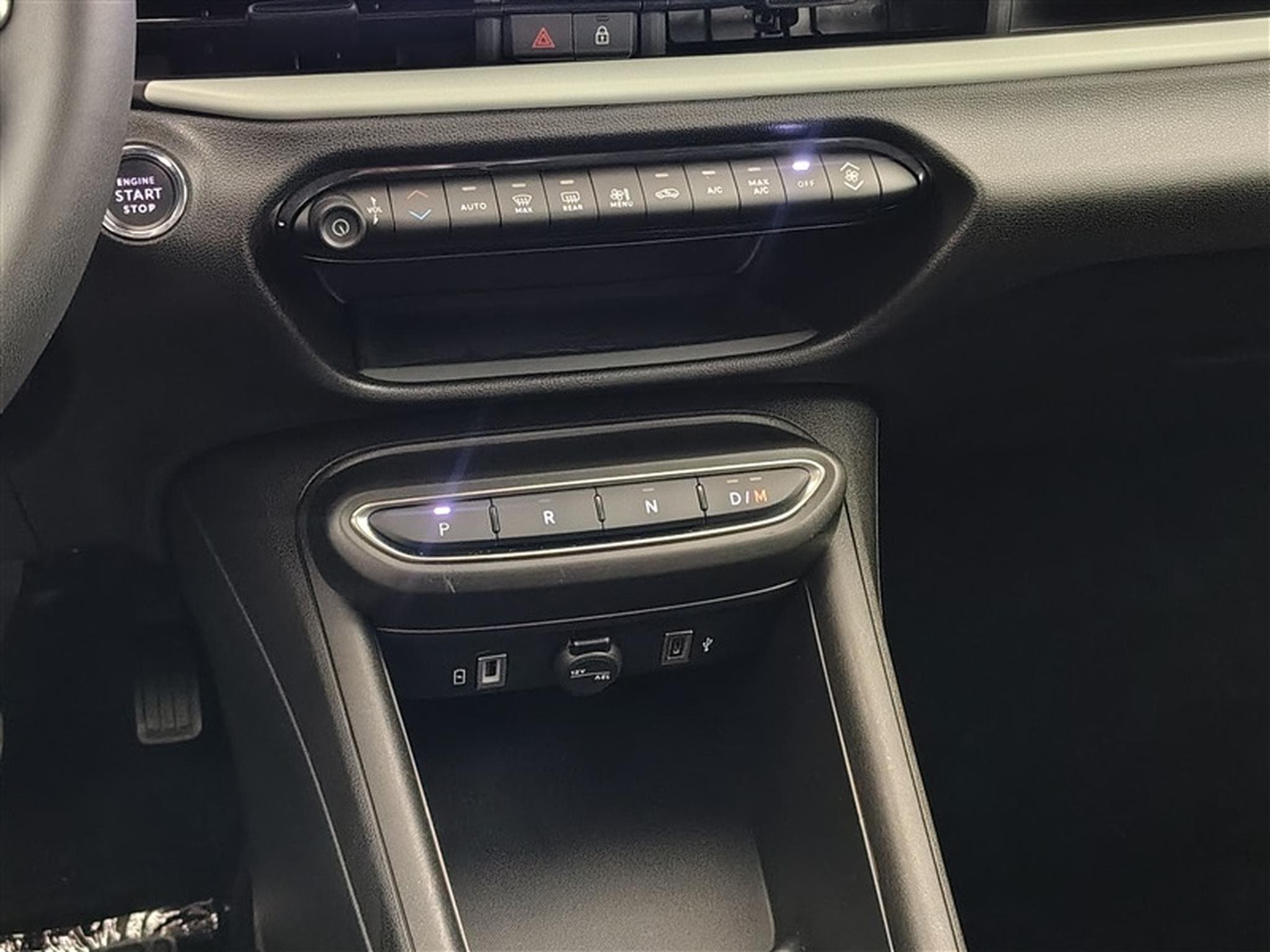 Fiat 600 1.2 Hybrid DCT Pop CARPLAY / FULL LED / KEYLESS / CAMERA (2024) - Photo 12