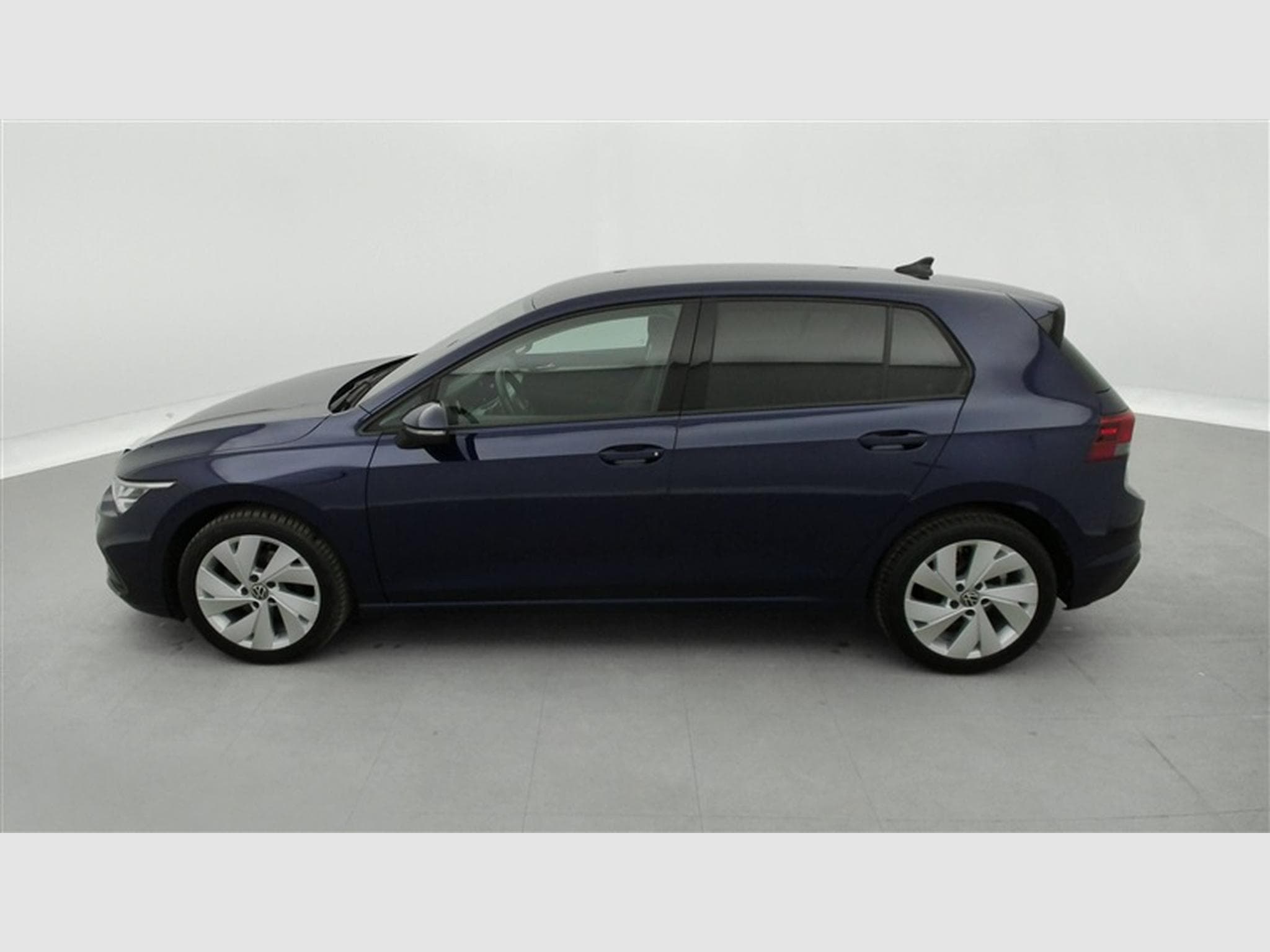 VW Golf 1.0 eTSI Life DSG NAVI / FULL LED / CARPLAY (2023) - Foto 3