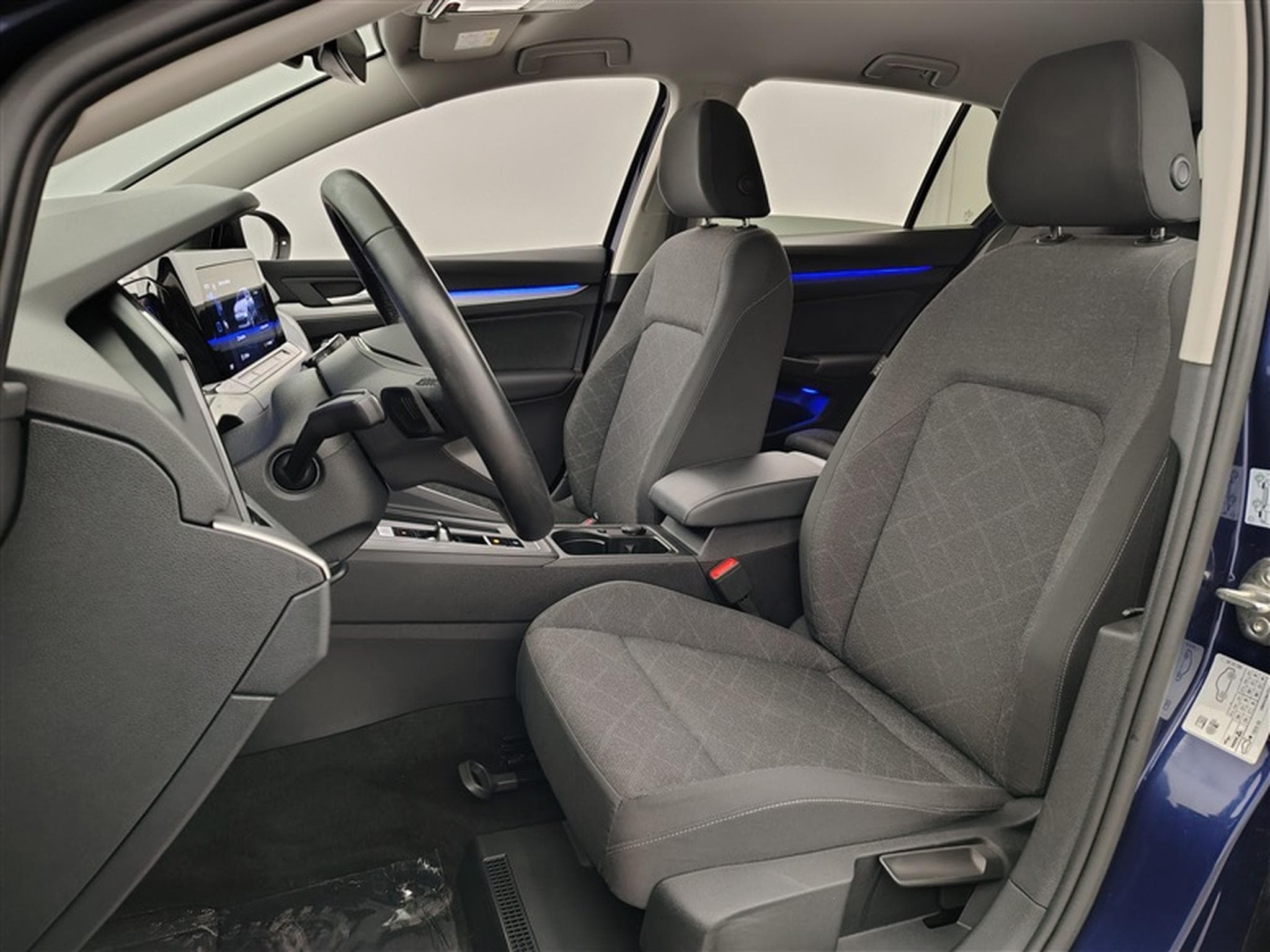 VW Golf 1.0 eTSI Life DSG NAVI / FULL LED / CARPLAY (2023) - Foto 7