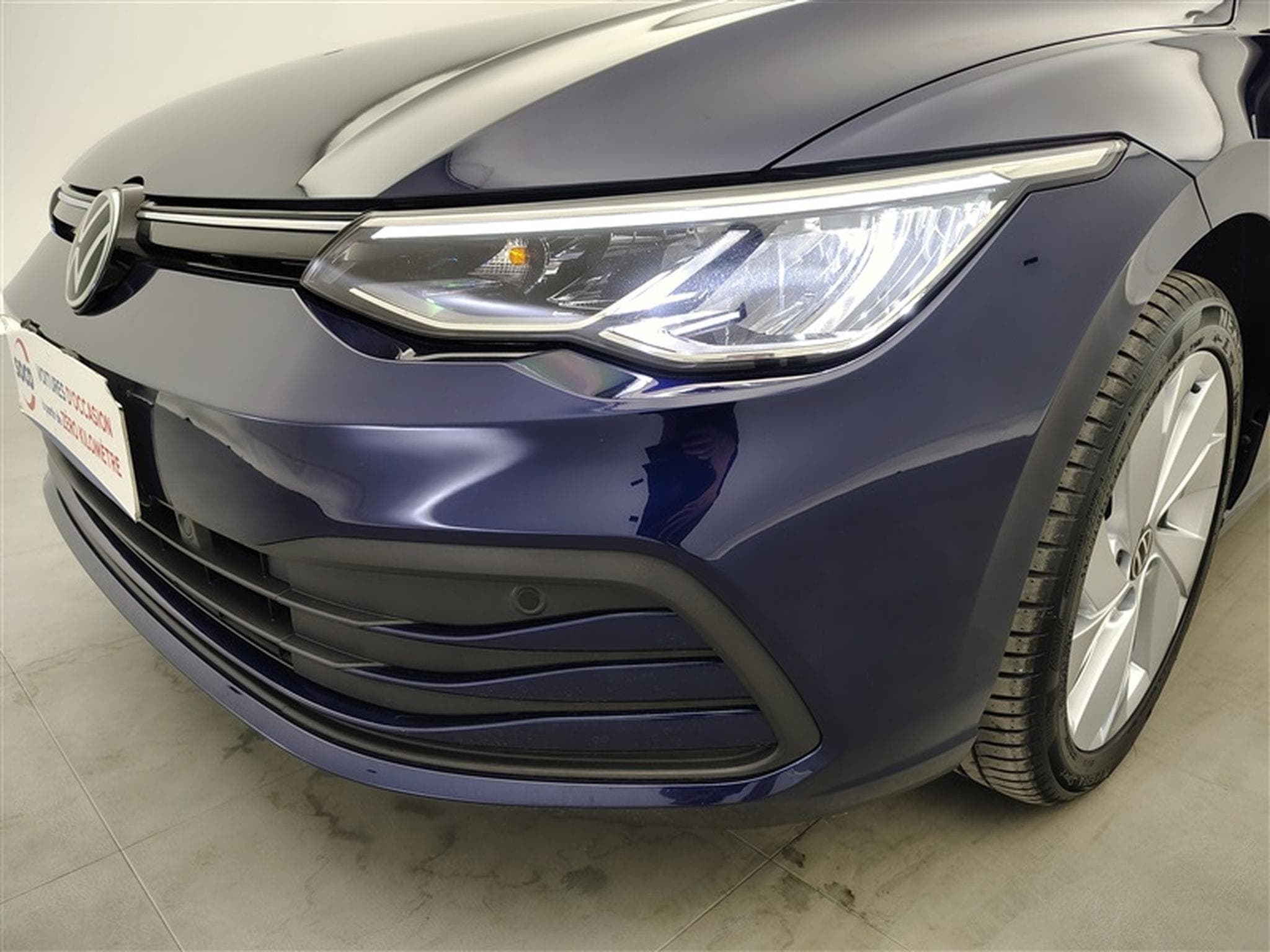 VW Golf 1.0 eTSI Life DSG NAVI / FULL LED / CARPLAY (2023) - Foto 15