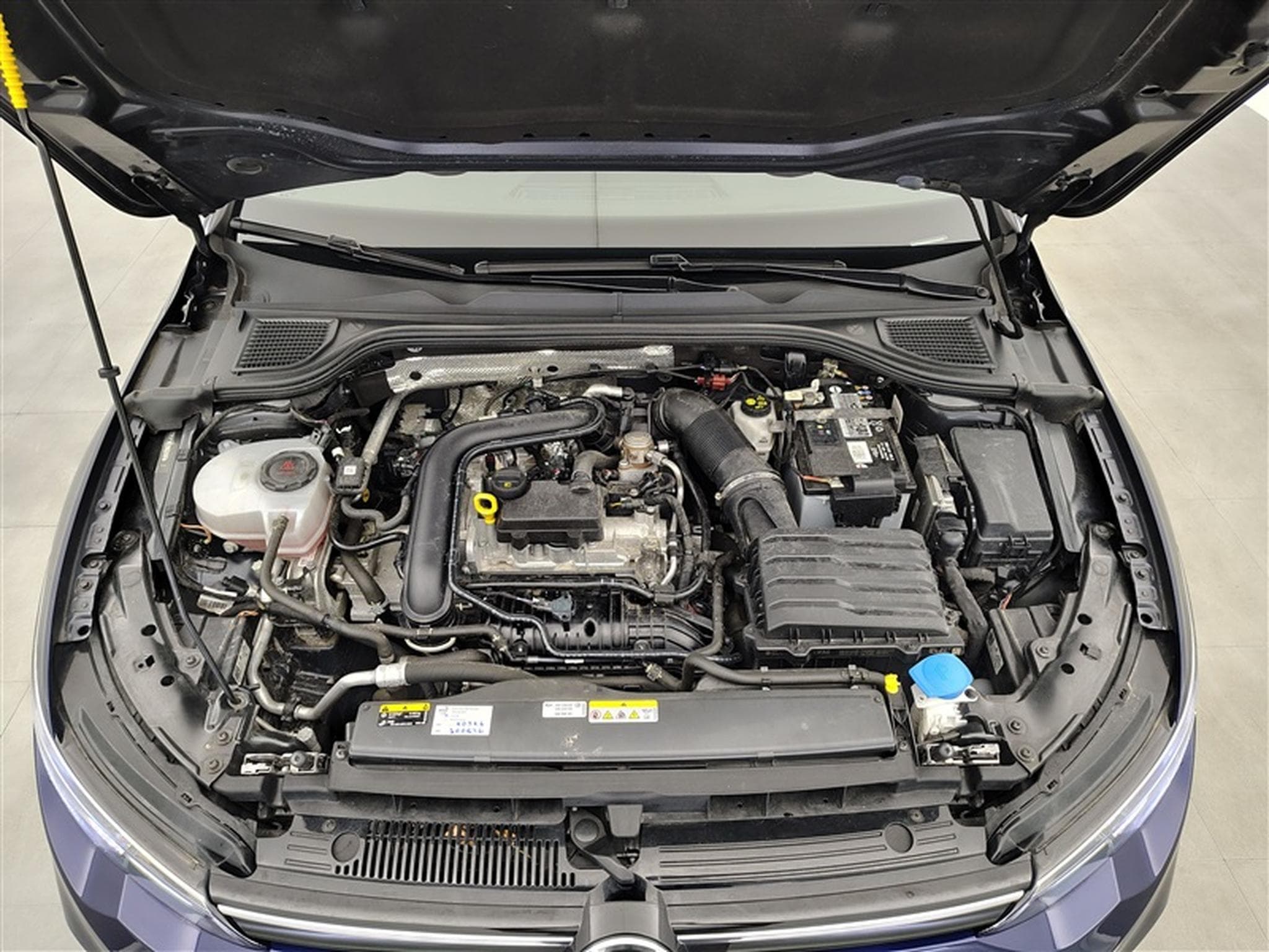VW Golf 1.0 eTSI Life DSG NAVI / FULL LED / CARPLAY (2023) - Foto 19
