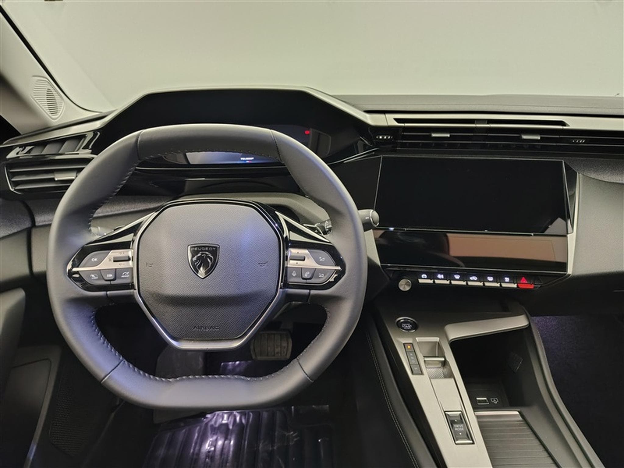 Peugeot 408 1.2 Hybrid 145cv e-DCS6 Allure NAVI / FULL LED / CAMERA (2024) - Photo 9