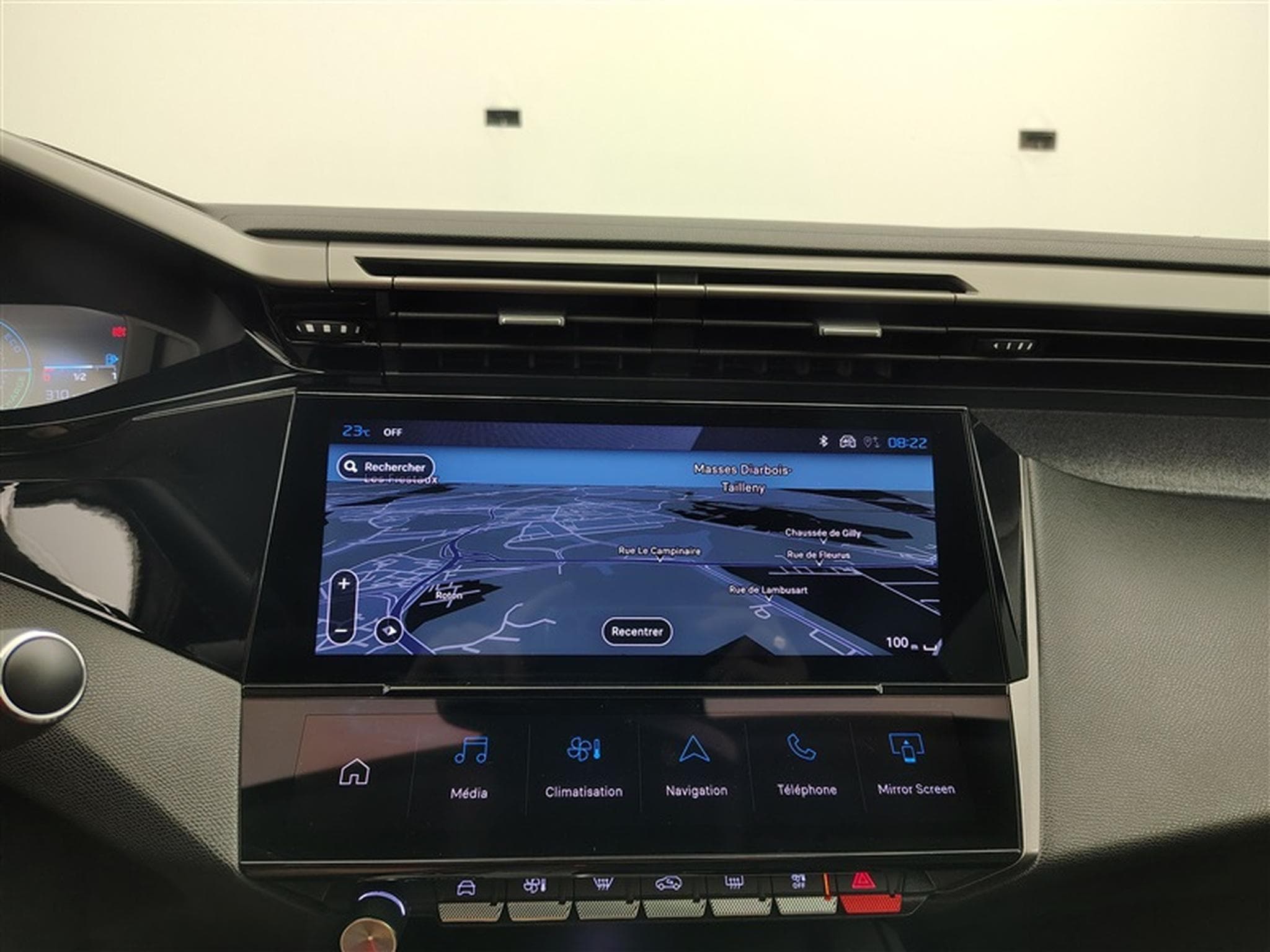 Peugeot 408 1.2 Hybrid 145cv e-DCS6 Allure NAVI / FULL LED / CAMERA (2024) - Photo 11