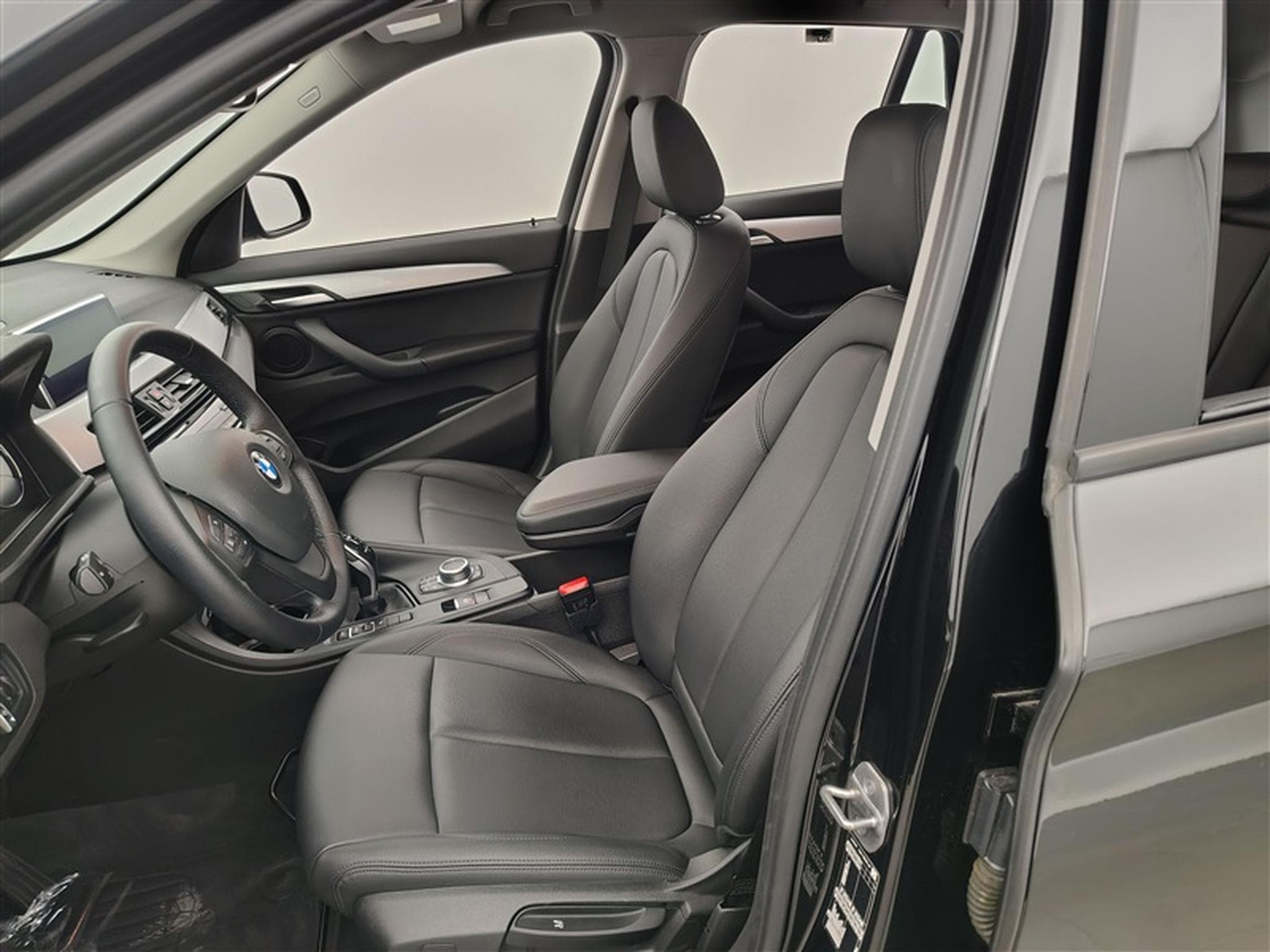 BMW X1 1.5 dA sDrive16 NAVI / CUIR (2022) - Foto 7