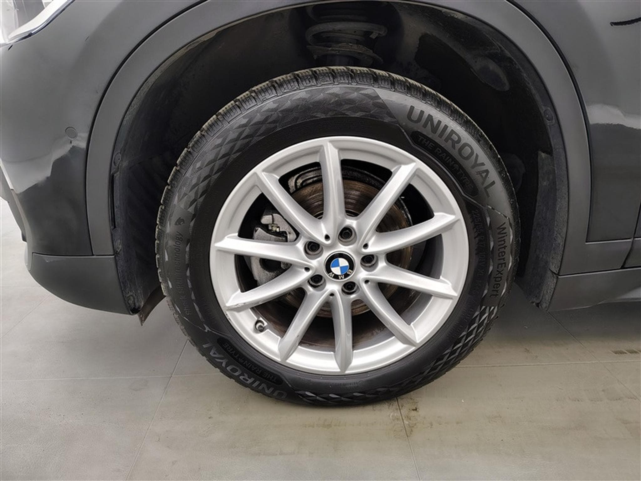 BMW X1 1.5 dA sDrive16 NAVI / CUIR / CLIM (2021) - Foto 6