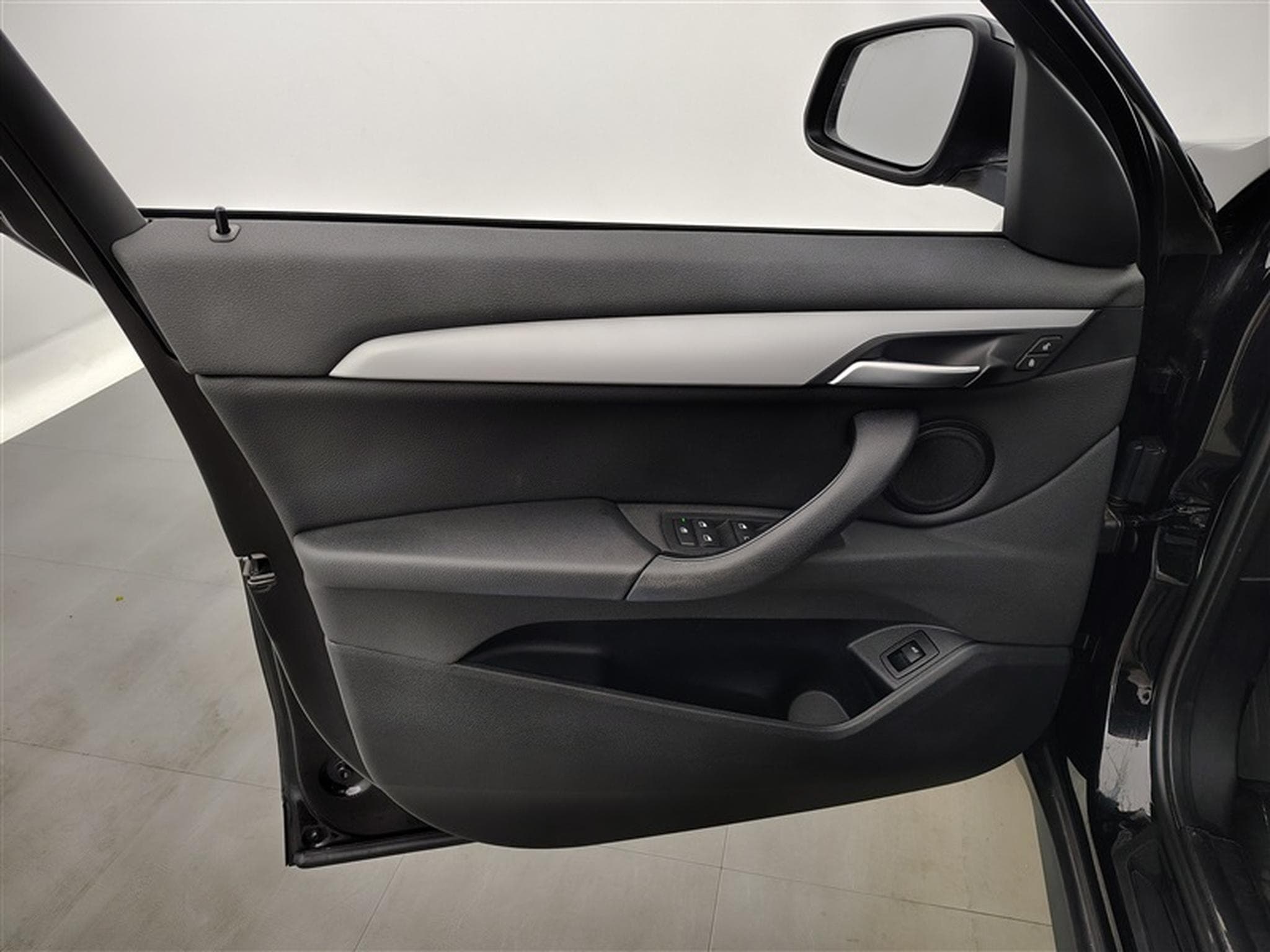 BMW X1 1.5 dA sDrive16 NAVI / CUIR / CLIM (2021) - Foto 16