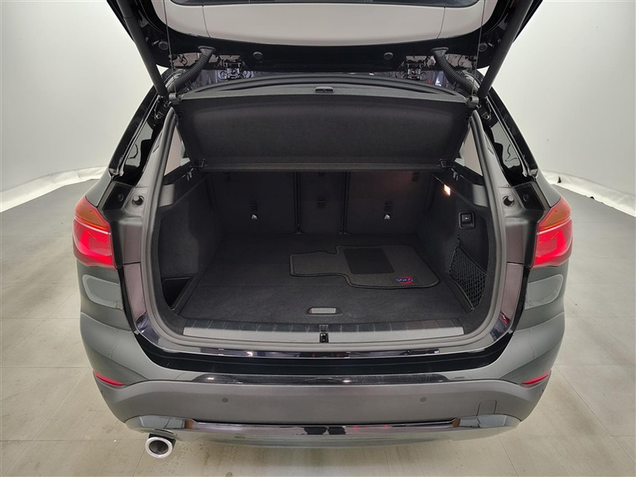 BMW X1 1.5 dA sDrive16 NAVI / CUIR / CLIM (2021) - Foto 14