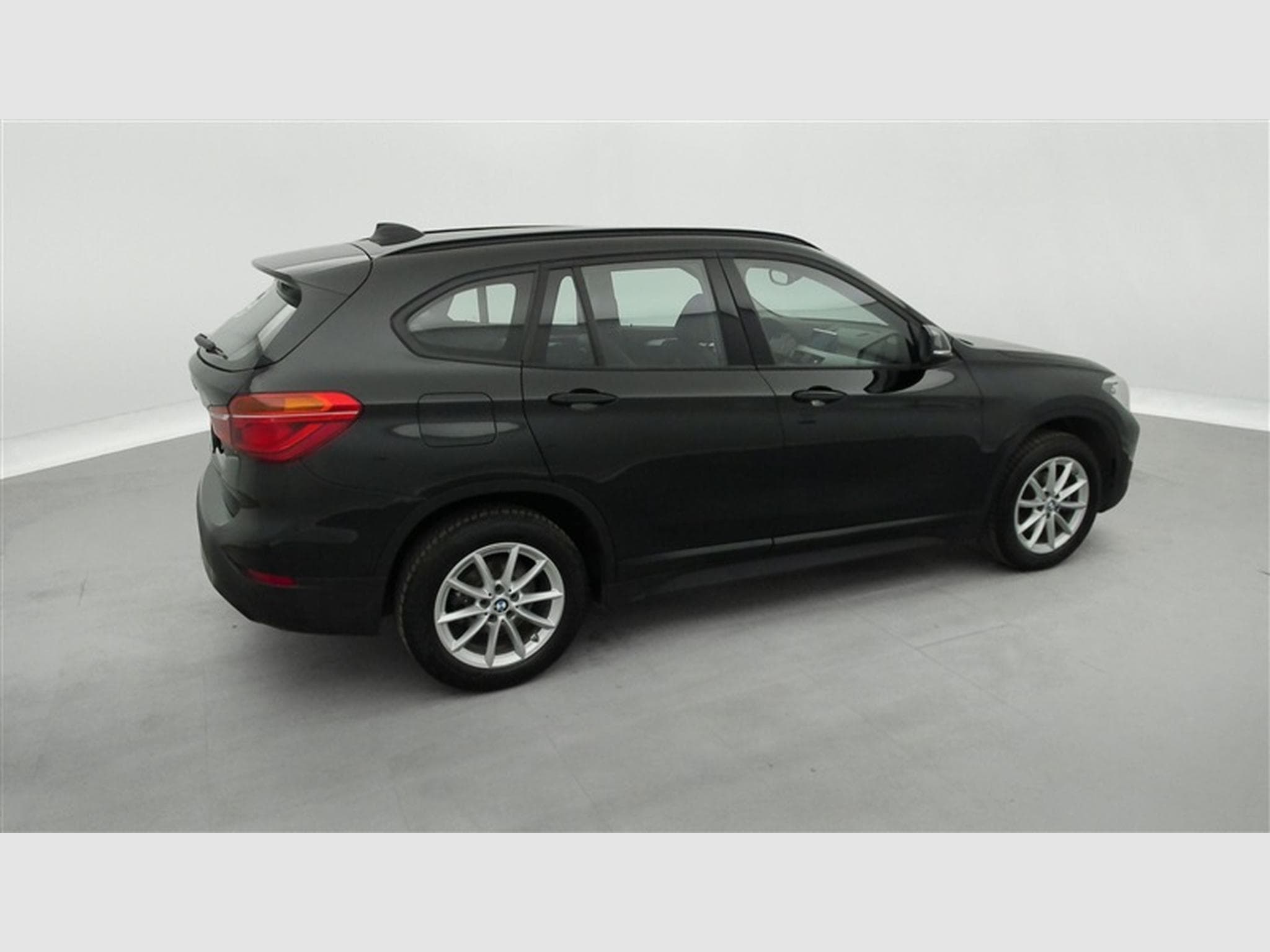BMW X1 1.5 dA sDrive16 NAVI / CUIR / CLIM (2021) - Foto 24
