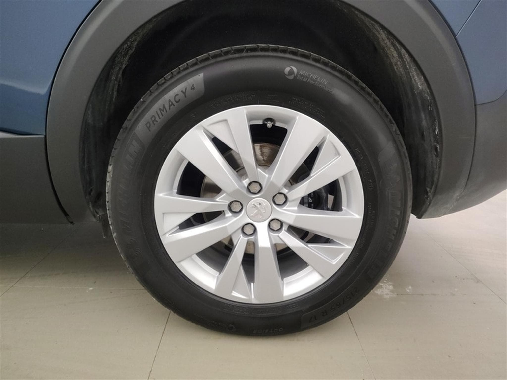 Peugeot 5008 1.2 PureTech 130cv EAT8 Active Pack 7pl. NAVI / FULL LED (2022) - Foto 6