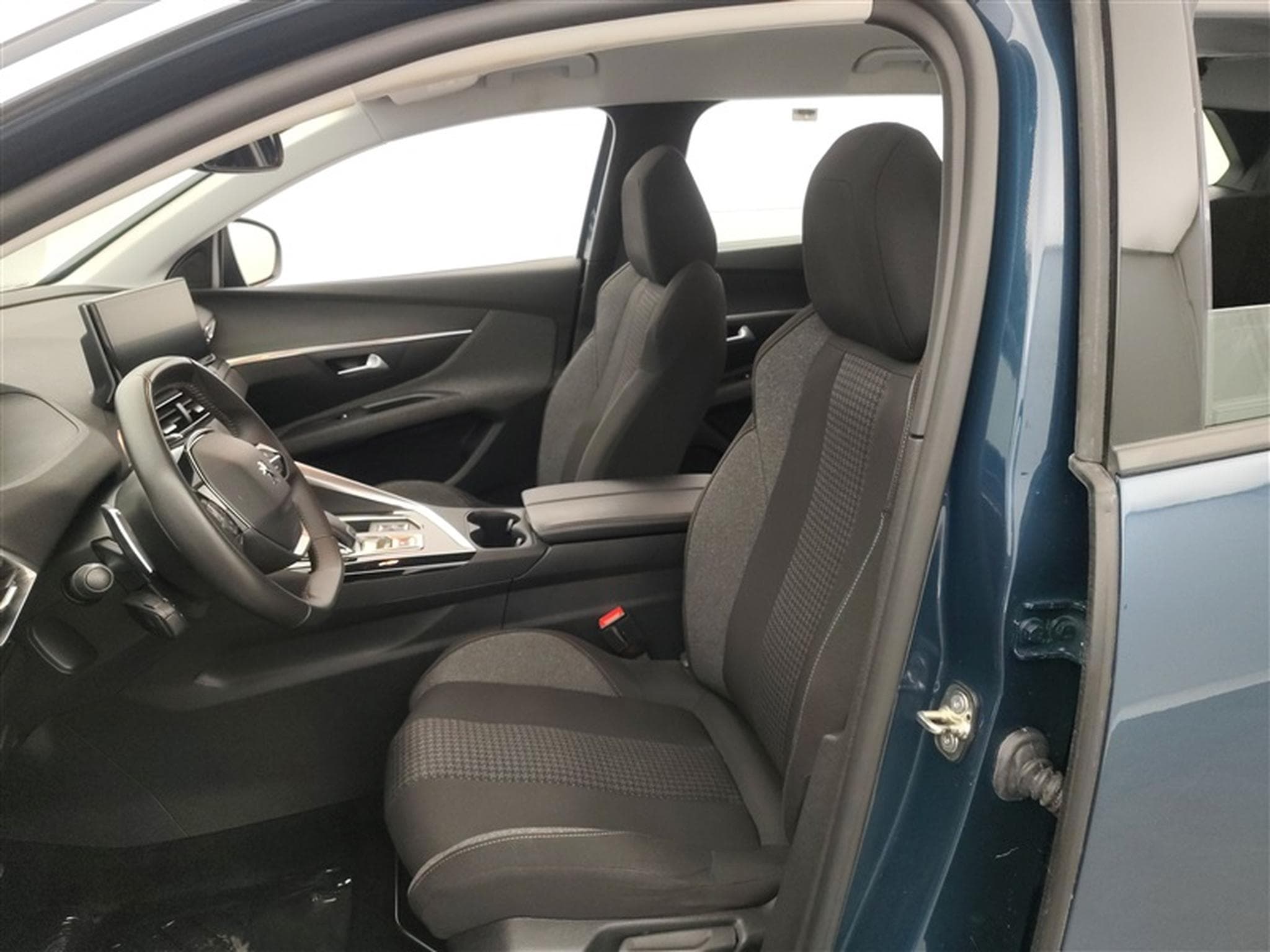 Peugeot 5008 1.2 PureTech 130cv EAT8 Active Pack 7pl. NAVI / FULL LED (2022) - Foto 7