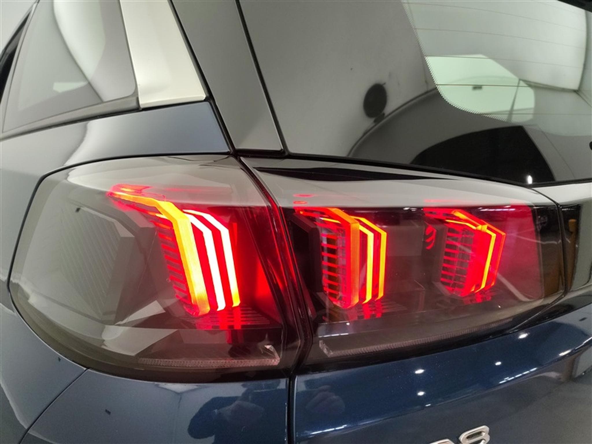 Peugeot 5008 1.2 PureTech 130cv EAT8 Active Pack 7pl. NAVI / FULL LED (2022) - Foto 16