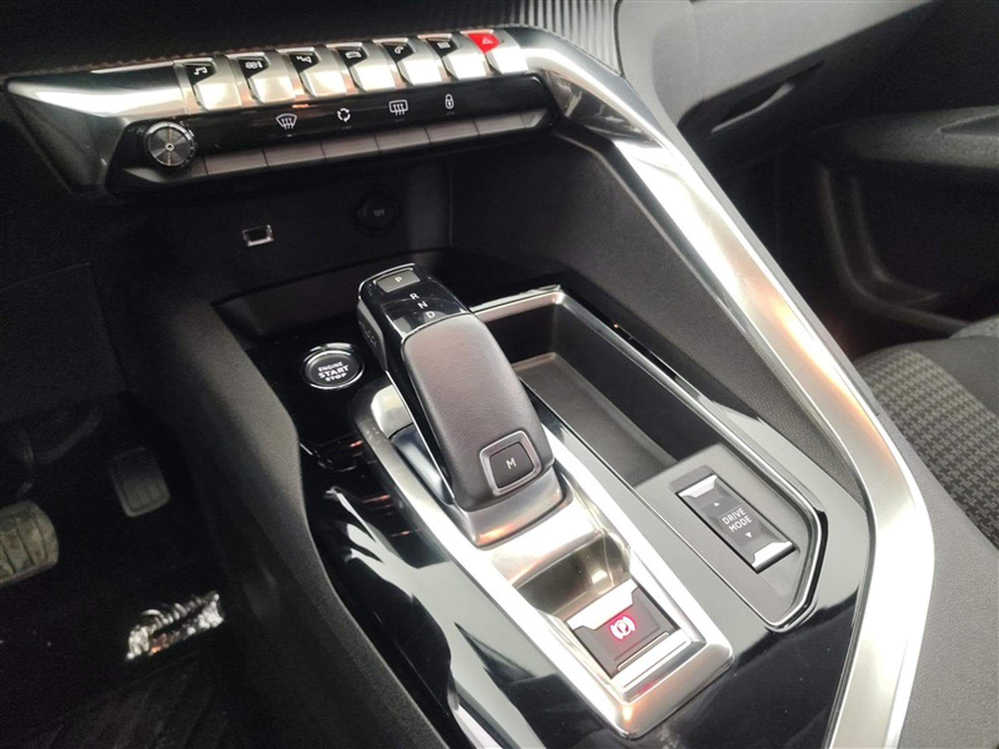Peugeot 5008 1.2 PureTech 130cv EAT8 Active Pack 7pl. NAVI / FULL LED (2022) - Foto 12