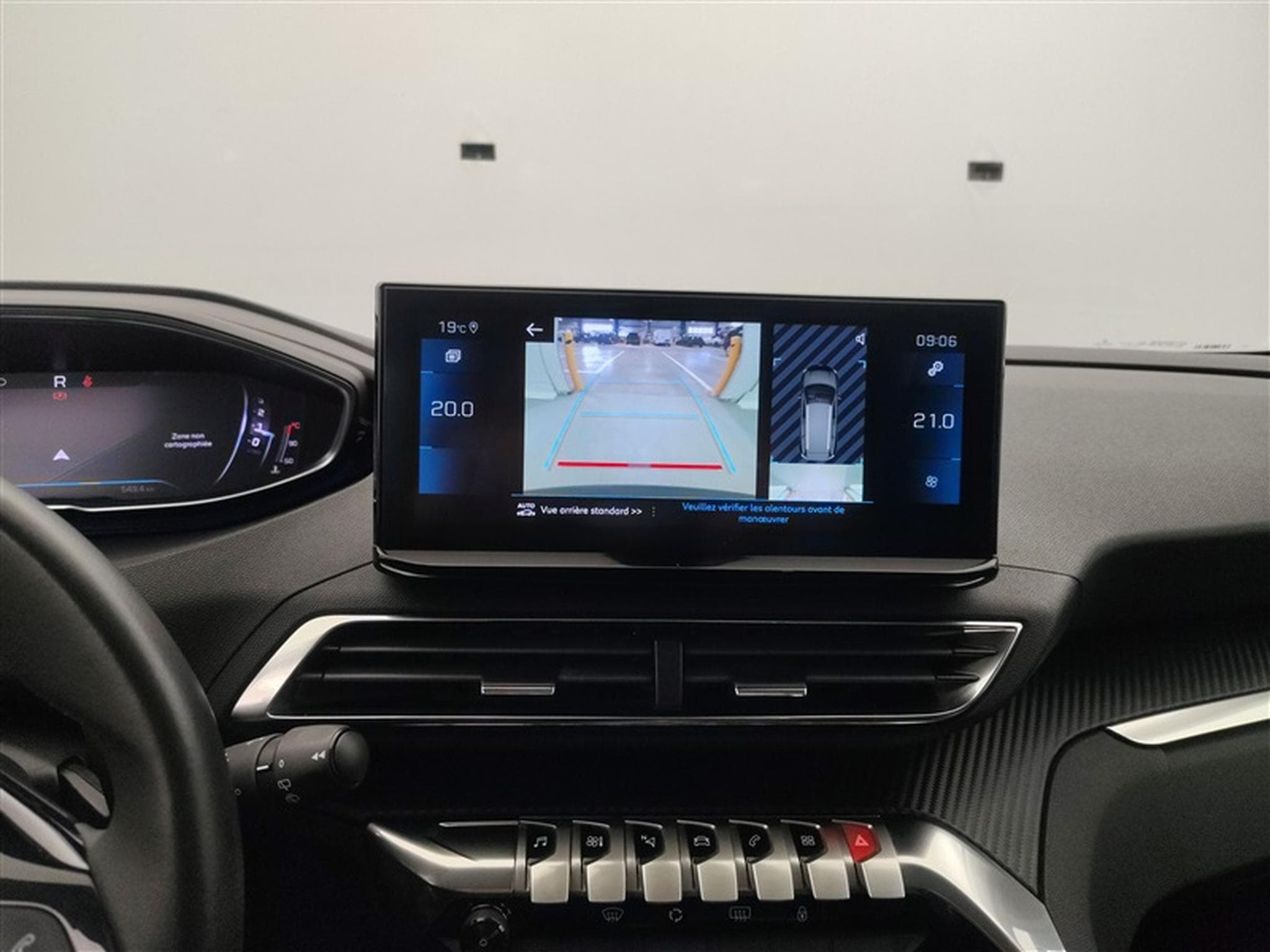 Peugeot 5008 1.2 PureTech 130cv EAT8 Active Pack 7pl. NAVI / FULL LED (2022) - Foto 18
